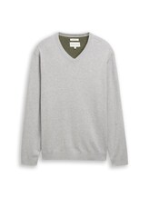 Non sélectionné, Pull en coton à col en V par , 