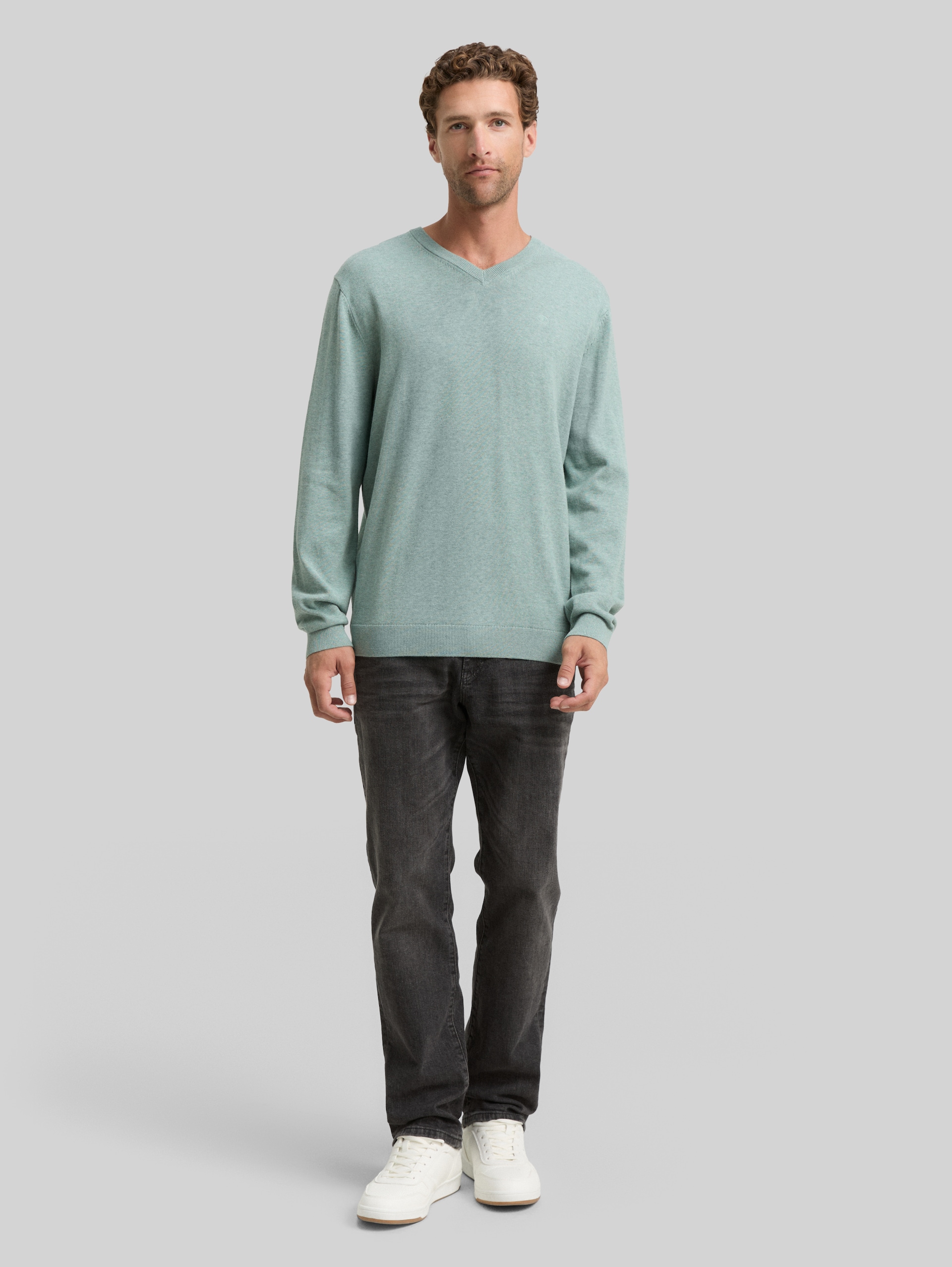 Cotton knit jumper with V-neck - dark smoke green melange - Model front view