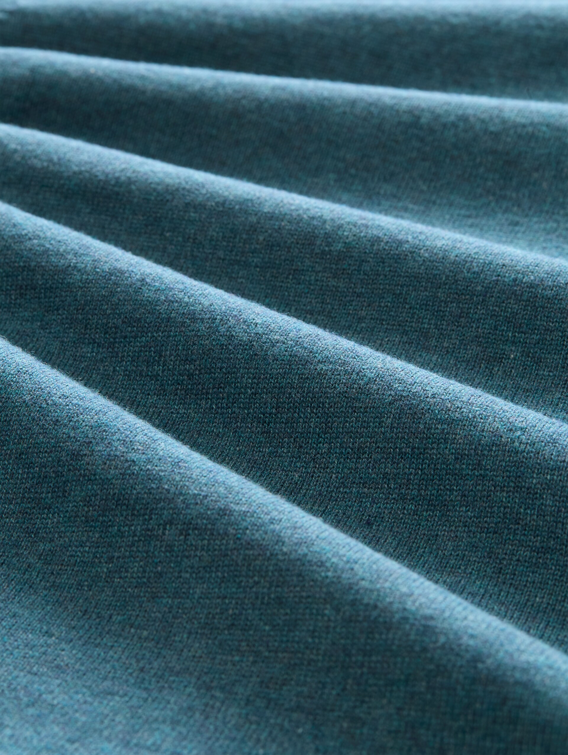 Strickpullover mit V-Ausschnitt aus Baumwolle - dark green melange - Material-Ansicht
