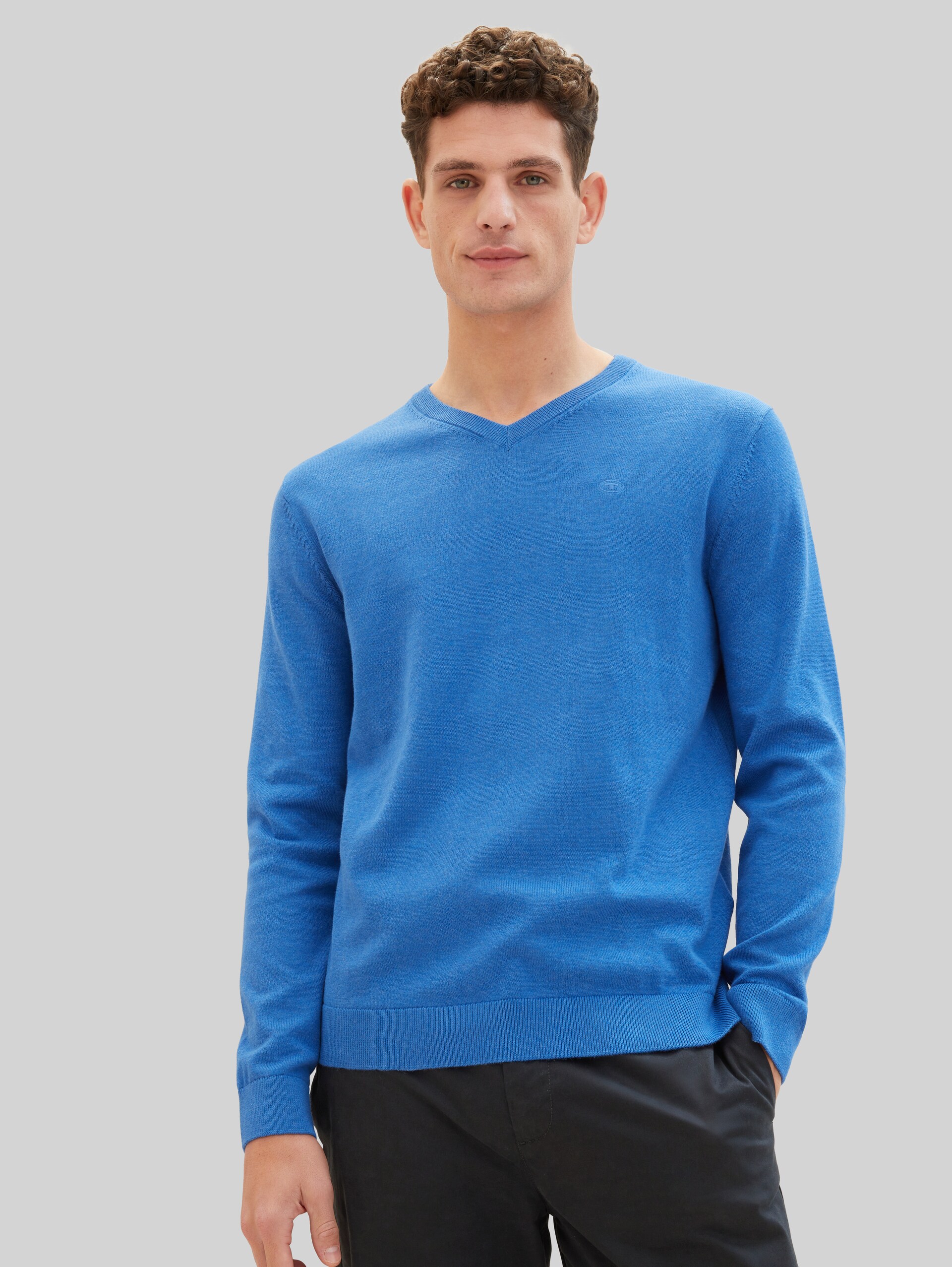 Strickpullover mit V-Ausschnitt aus Baumwolle - sure blue melange