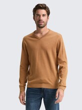 Strickpullover mit V-Ausschnitt aus Baumwolle - mid brown melange - Ausschnitt Model-Vorderansicht