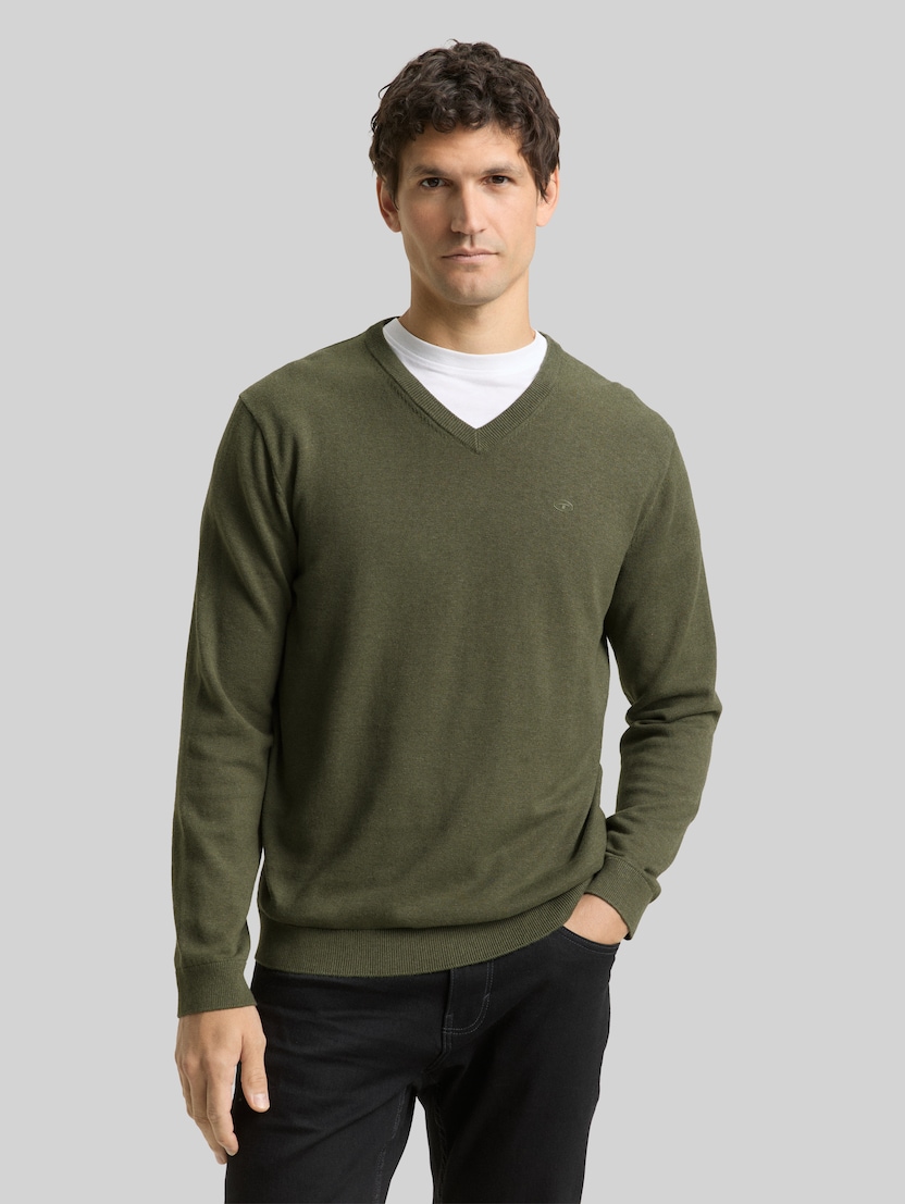 Strickpullover mit V-Ausschnitt aus Baumwolle von Men, tea leaf melange