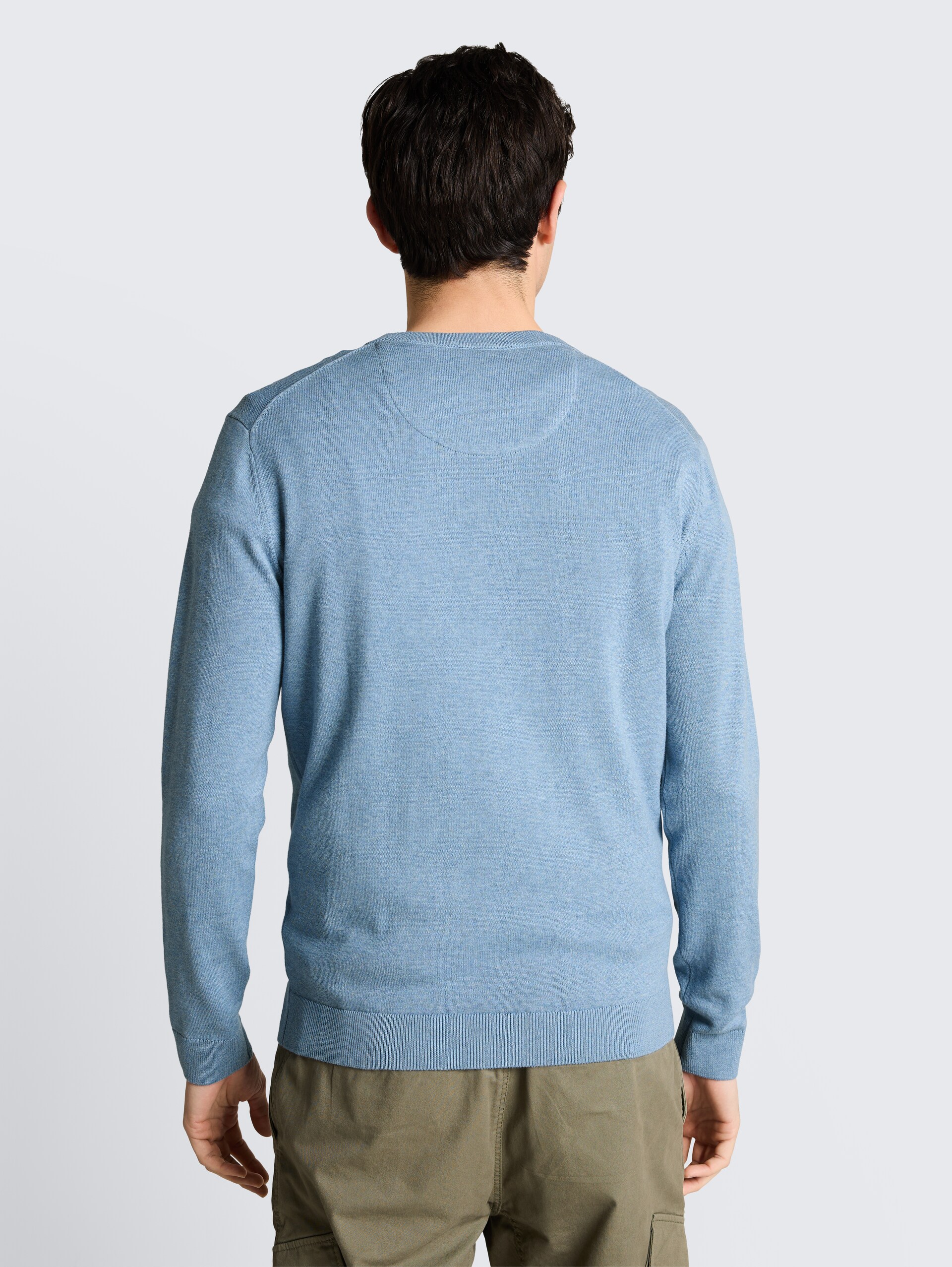 Strickpullover mit V-Ausschnitt aus Baumwolle - mountain spring blue melange