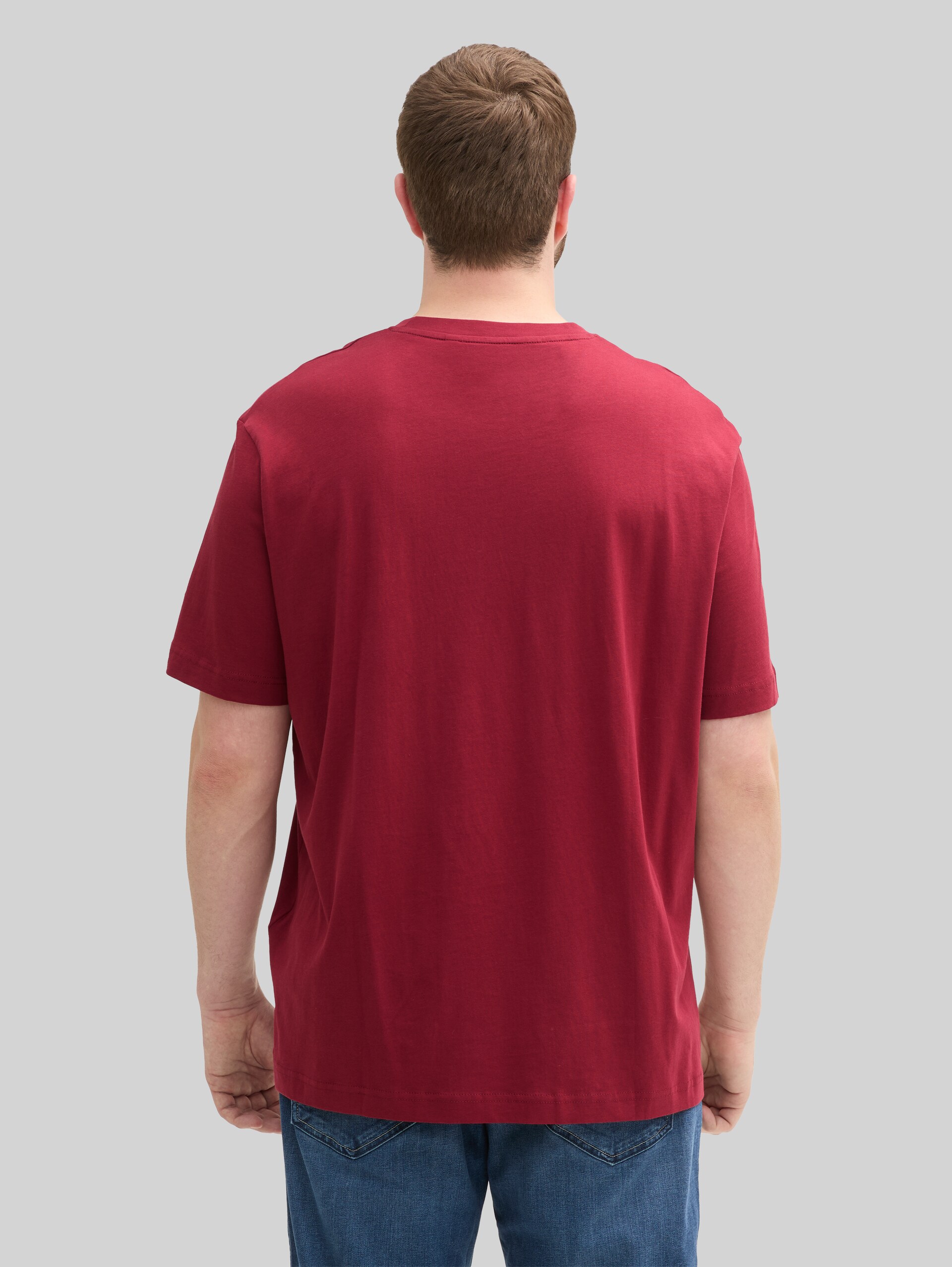 Plus Size - T-shirt with logo print - Deep Red - Neckline model-back view