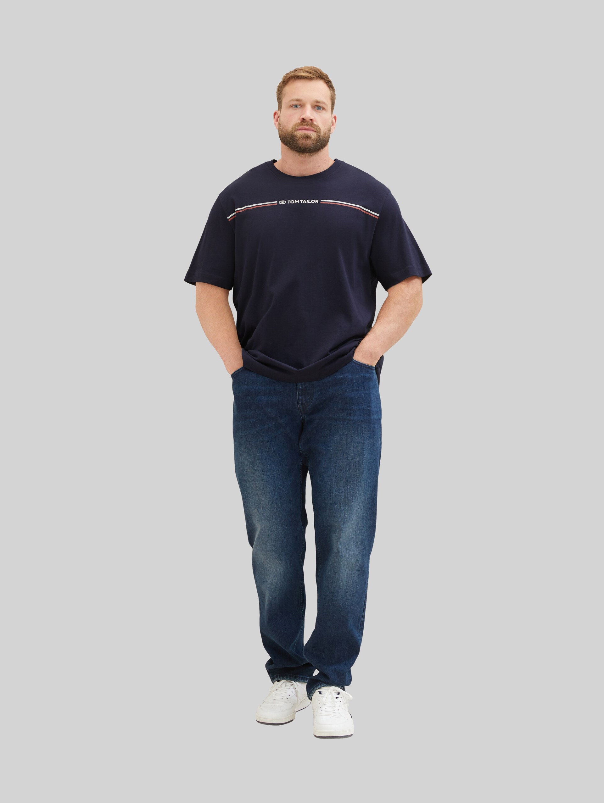 Plus Size - T-shirt with logo print - sky captain blue - Detail model view