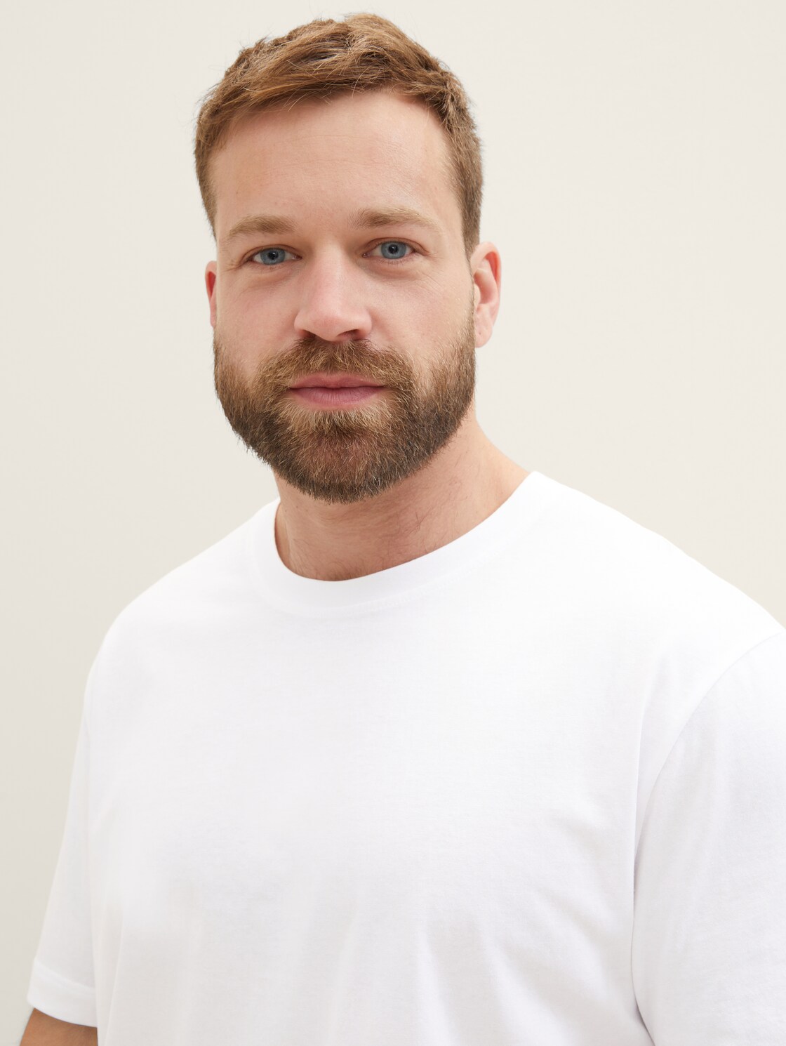 Plus Size - T-Shirt im 2er-Pack - White - Detail-Model-Ansicht