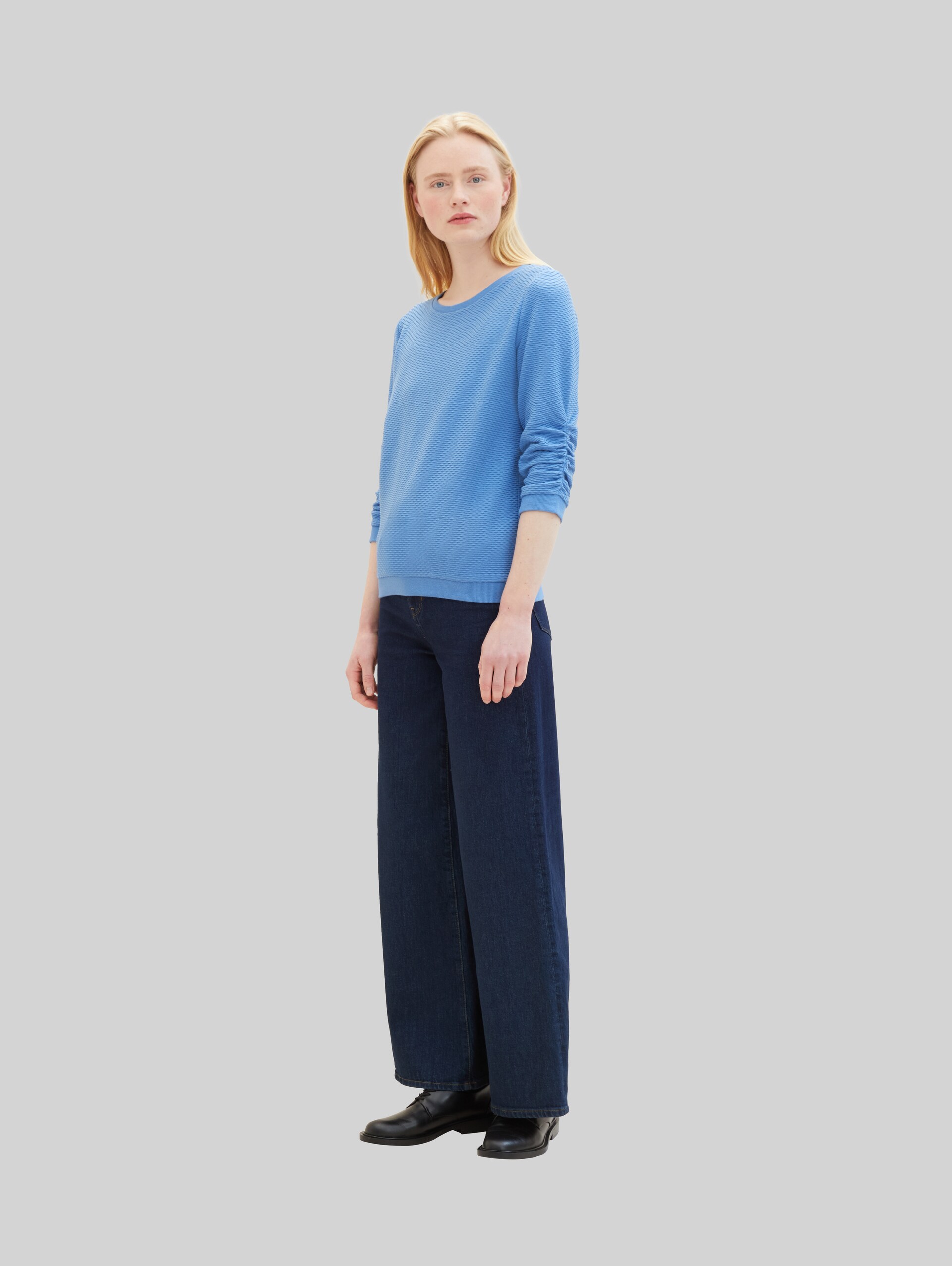 Sweatshirt met plooien - sicilian blue - Model vooraanzicht