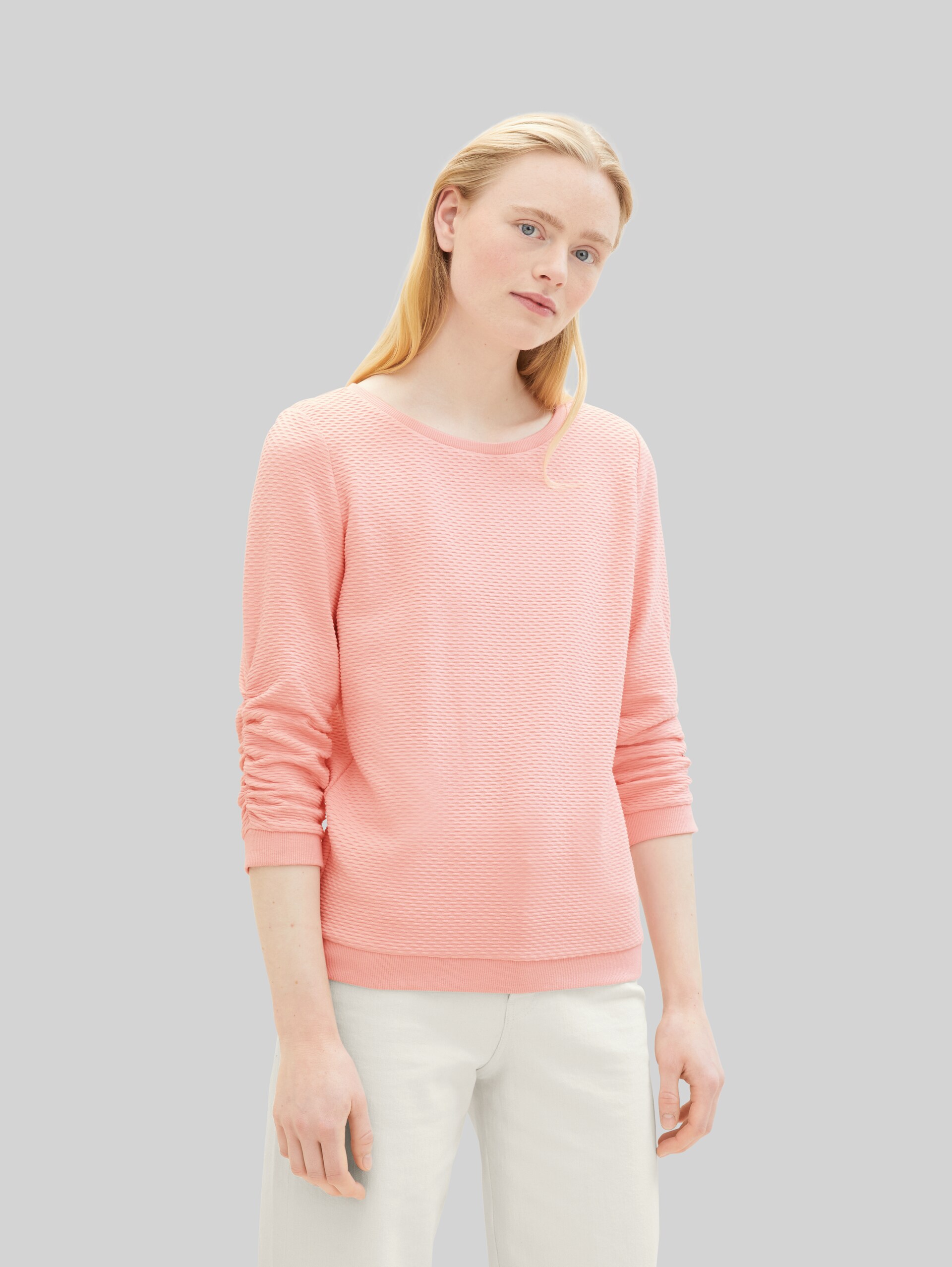 Sweatshirt mit Raffungen - crystal pink - Ausschnitt Model-Vorderansicht