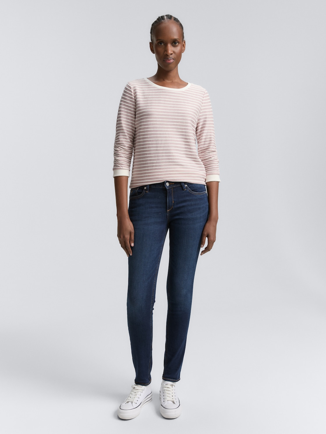 Sweatshirt mit Streifenmuster - rose white structured stripe - Model-Vorderansicht