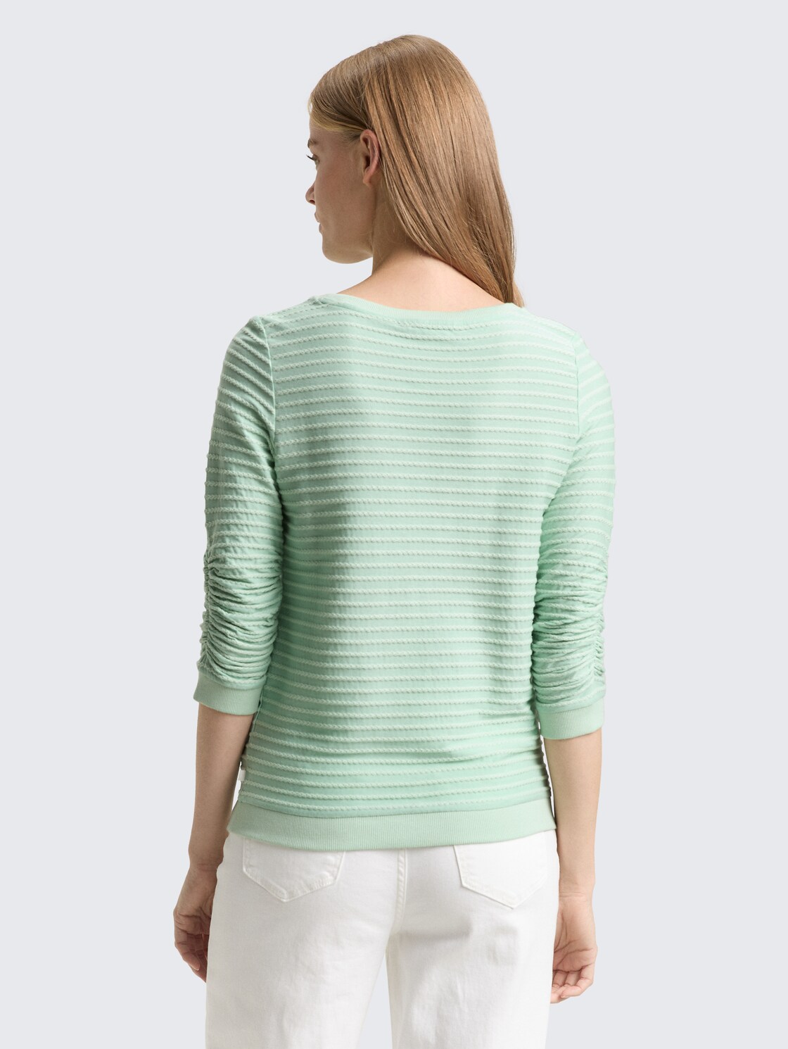Sweatshirt mit Streifenmuster - tonal green structure stripe - Auschnitt Model-Rückansicht