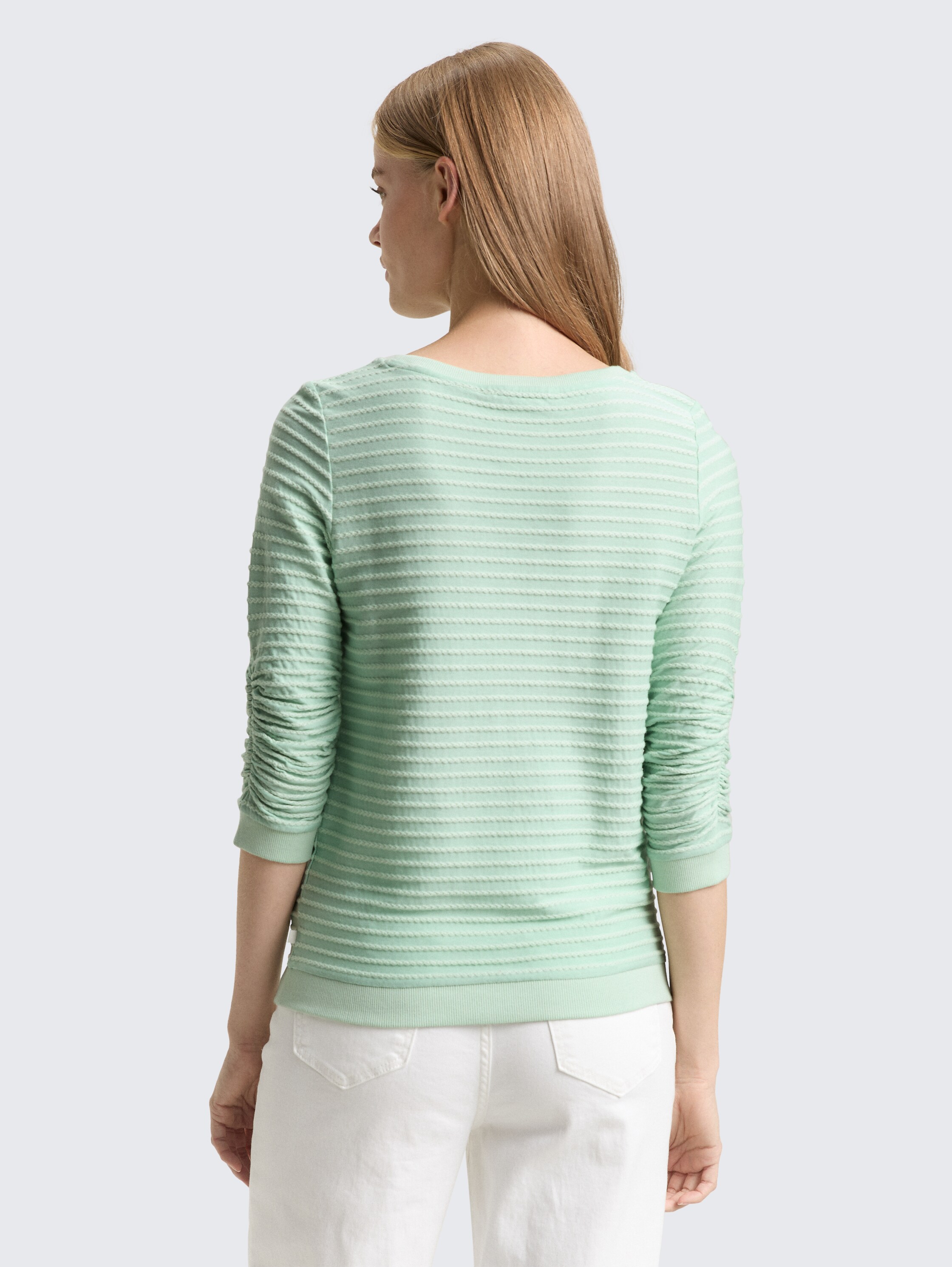 Sweatshirt mit Streifenmuster - tonal green structure stripe - Auschnitt Model-Rückansicht