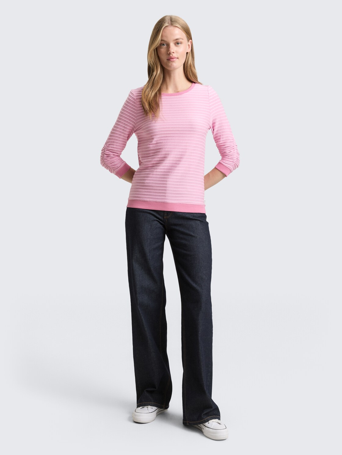 Sweatshirt mit Streifenmuster - tonal rose structure stripe - Model-Vorderansicht