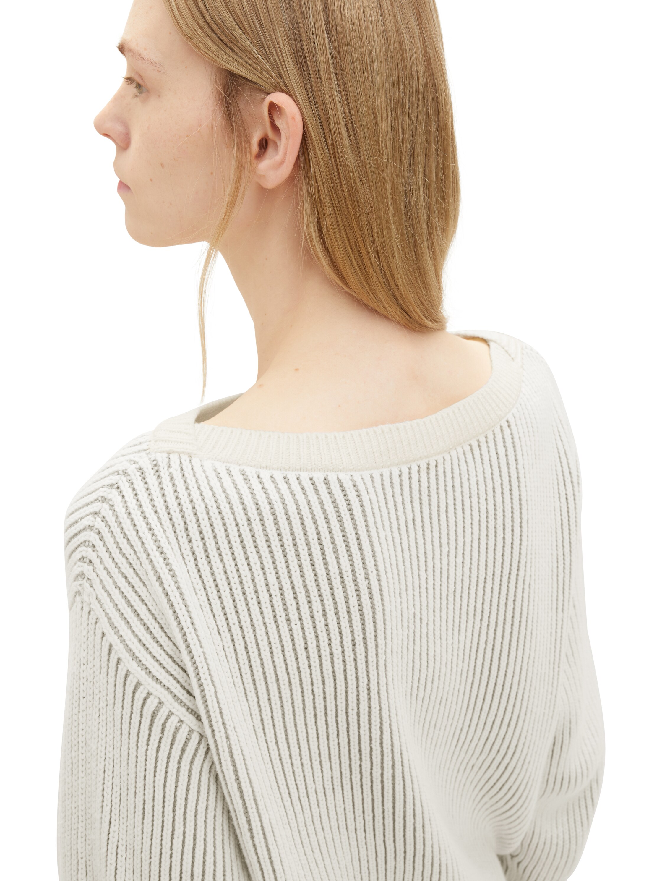 Strickpullover mit U-Boot Ausschnitt - offwhite grey structure - Model-Vorderansicht