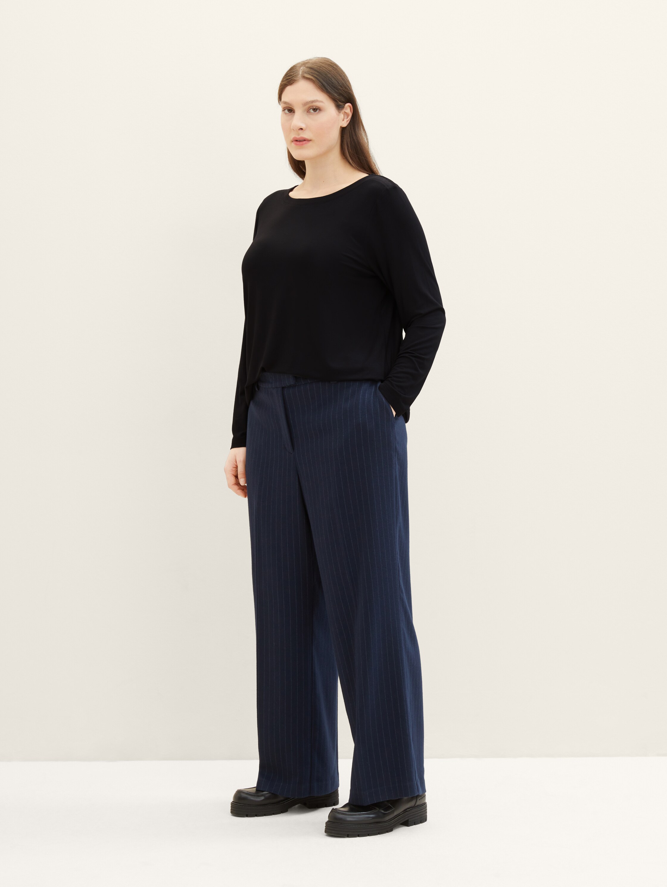 Plus Size - Langarmshirt mit U-Boot Ausschnitt - 2