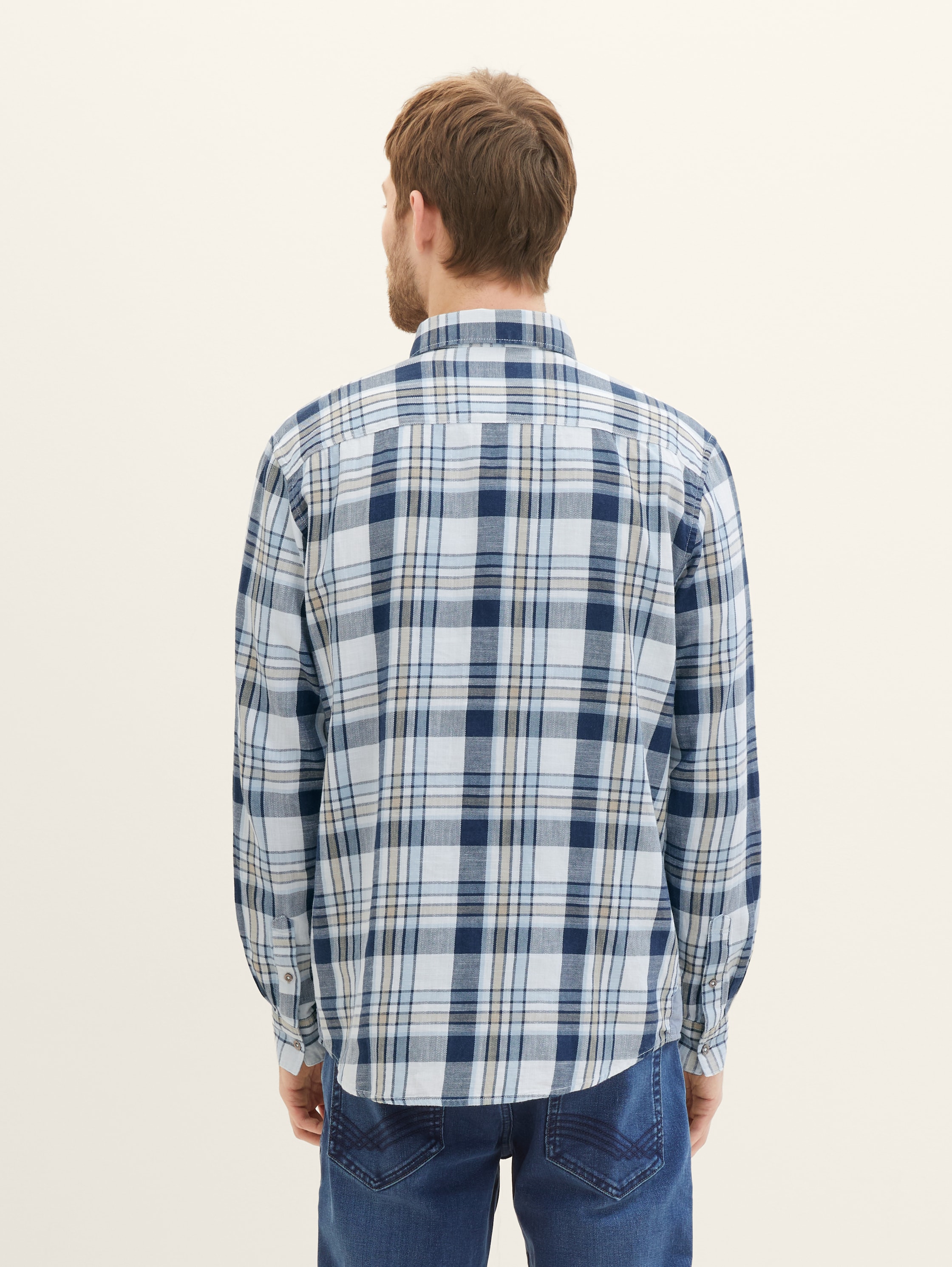 Hemd mit Karomuster - blue white beige indigo check - Auschnitt Model-Rückansicht