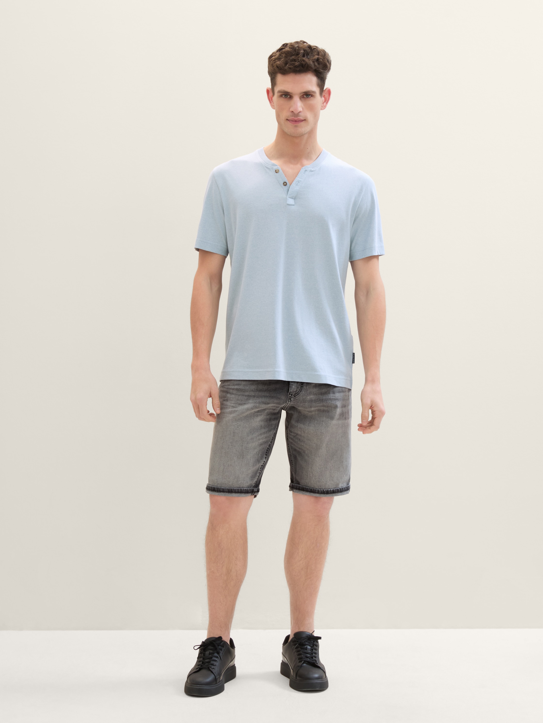 TTJOSH REGULAR SLIM Jeans Shorts - used light stone grey denim - Model-Vorderansicht