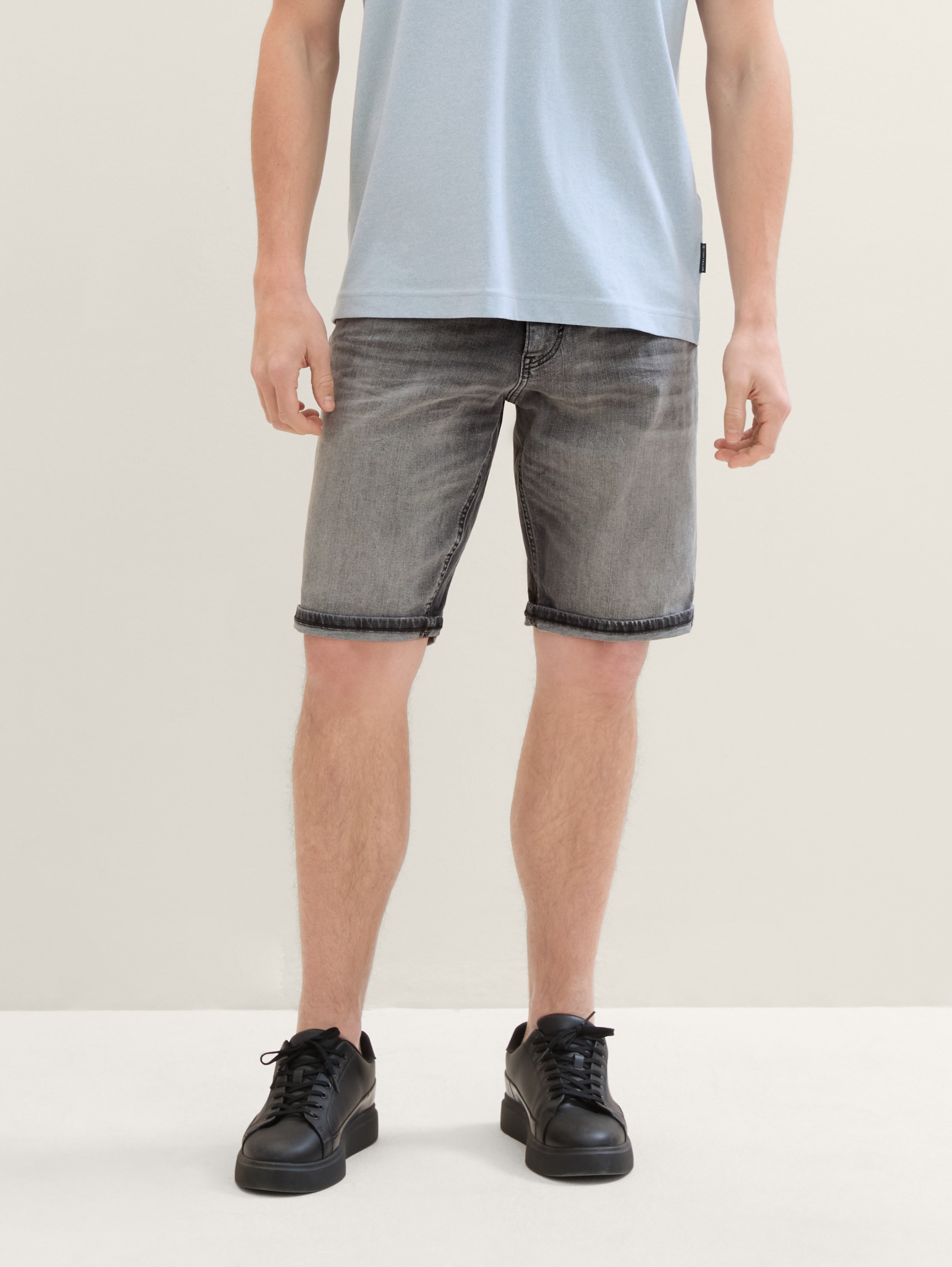 TTJOSH REGULAR SLIM Jeans Shorts - used light stone grey denim - Ausschnitt Model-Vorderansicht