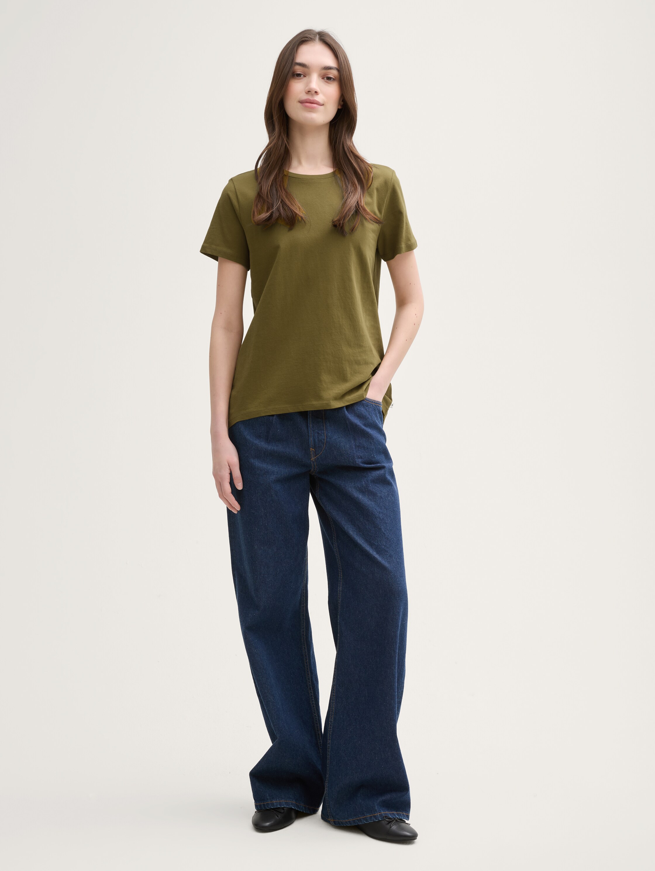 Loose Fit T-Shirt aus Baumwolle - warm_moss_green - 