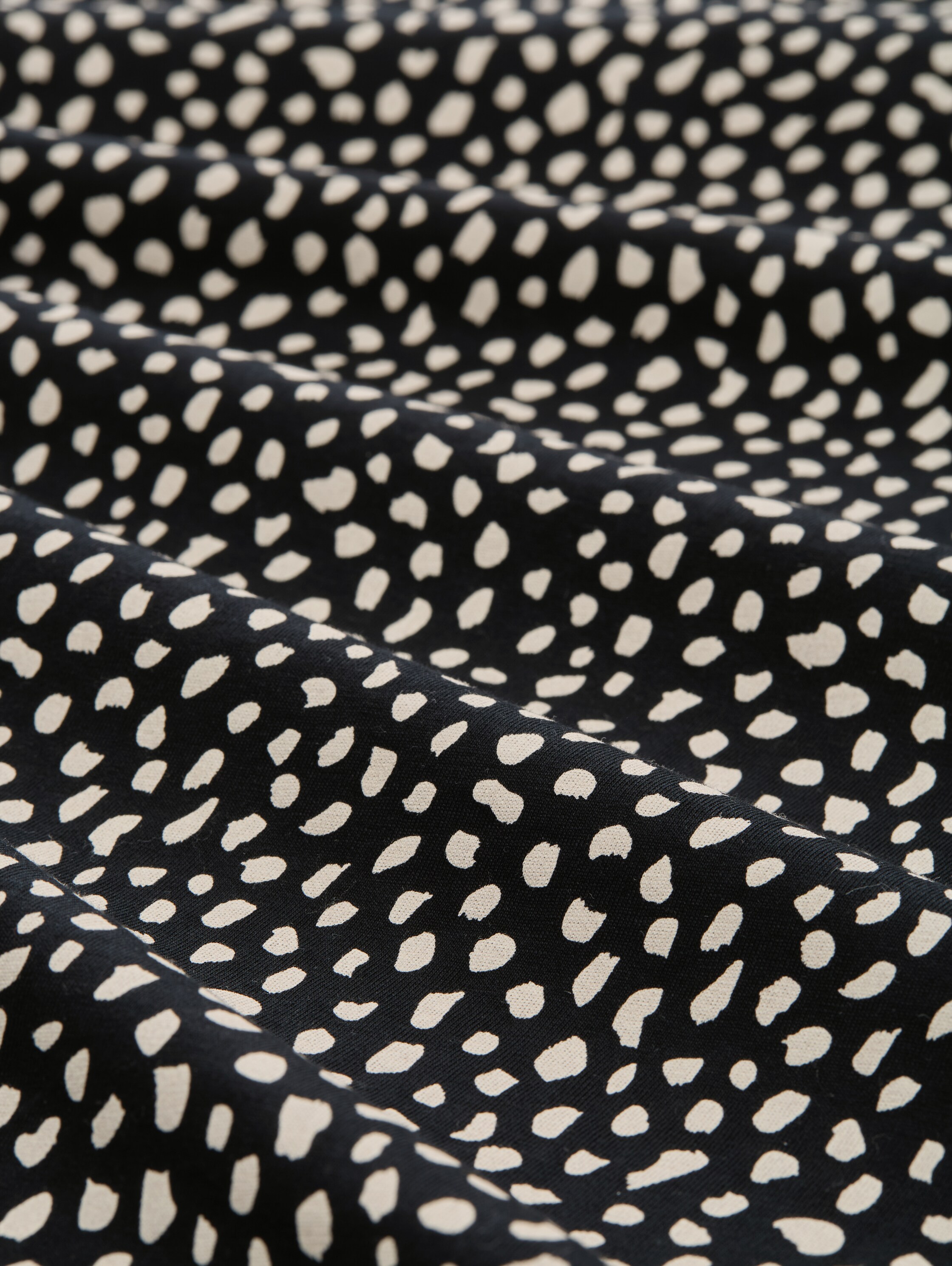 T-Shirt mit Knoten-Detail - black_white_dotted_print - 