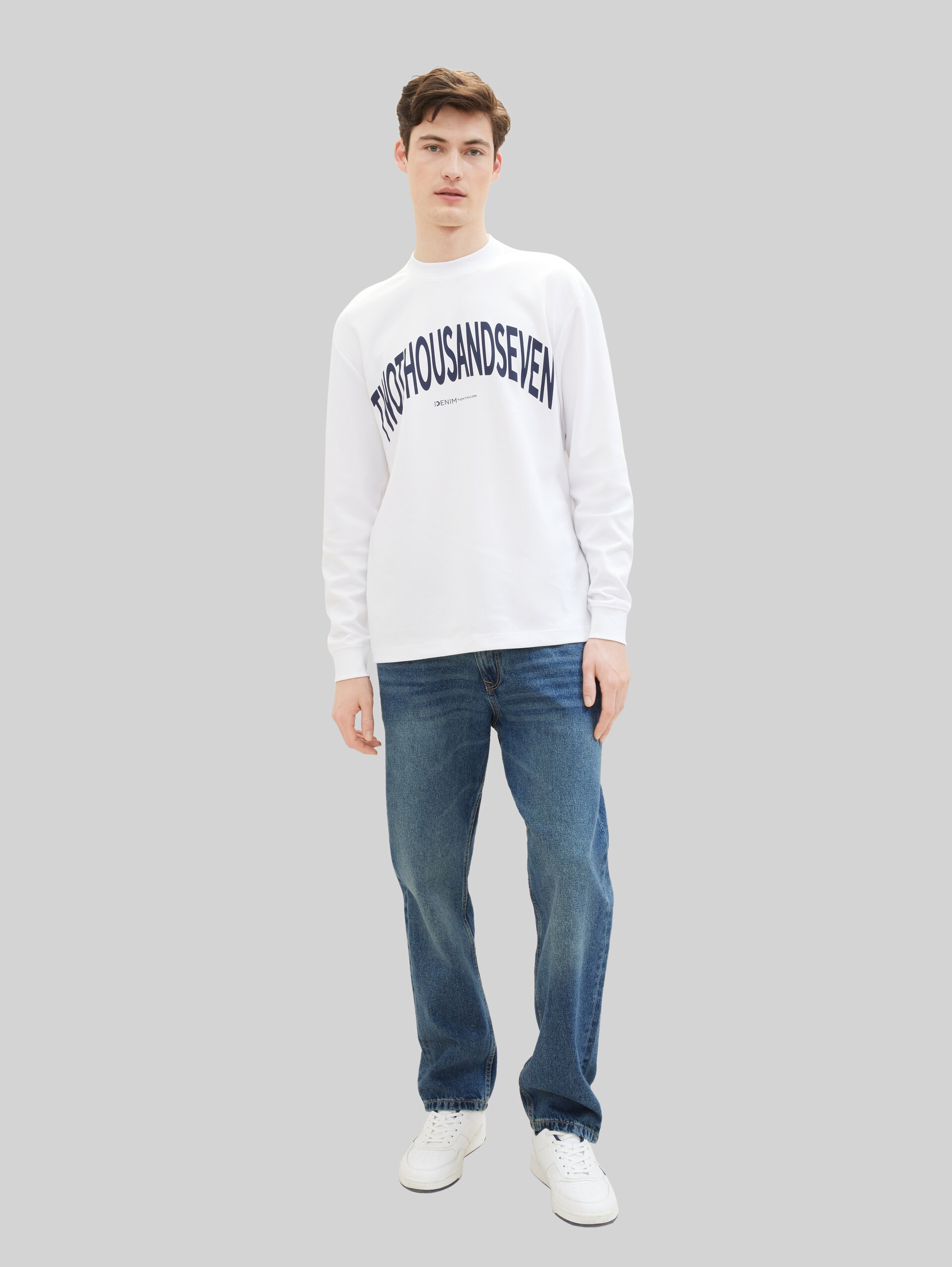 Loose Straight Fit Jeans - Used Mid Stone Blue Denim - Model vooraanzicht