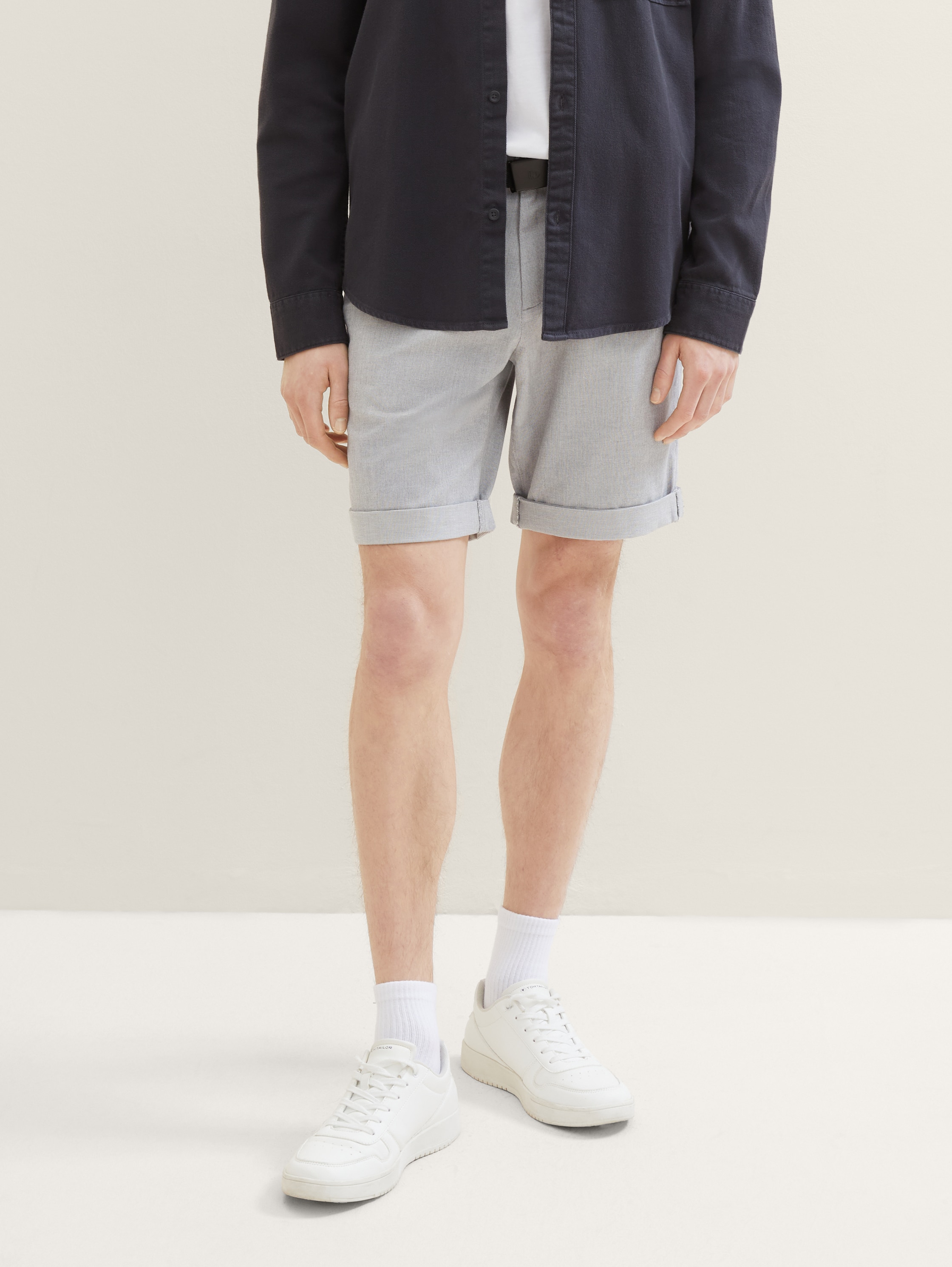 Chinoshorts mit Gürtel - 6
