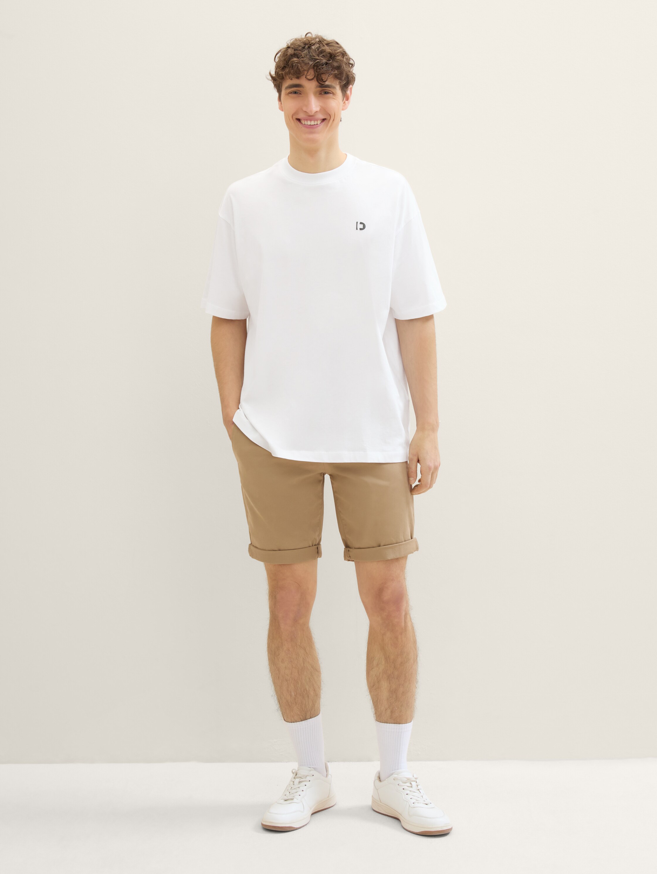 Short chino Slim - verdoyant - Vue du corps entier du modèle