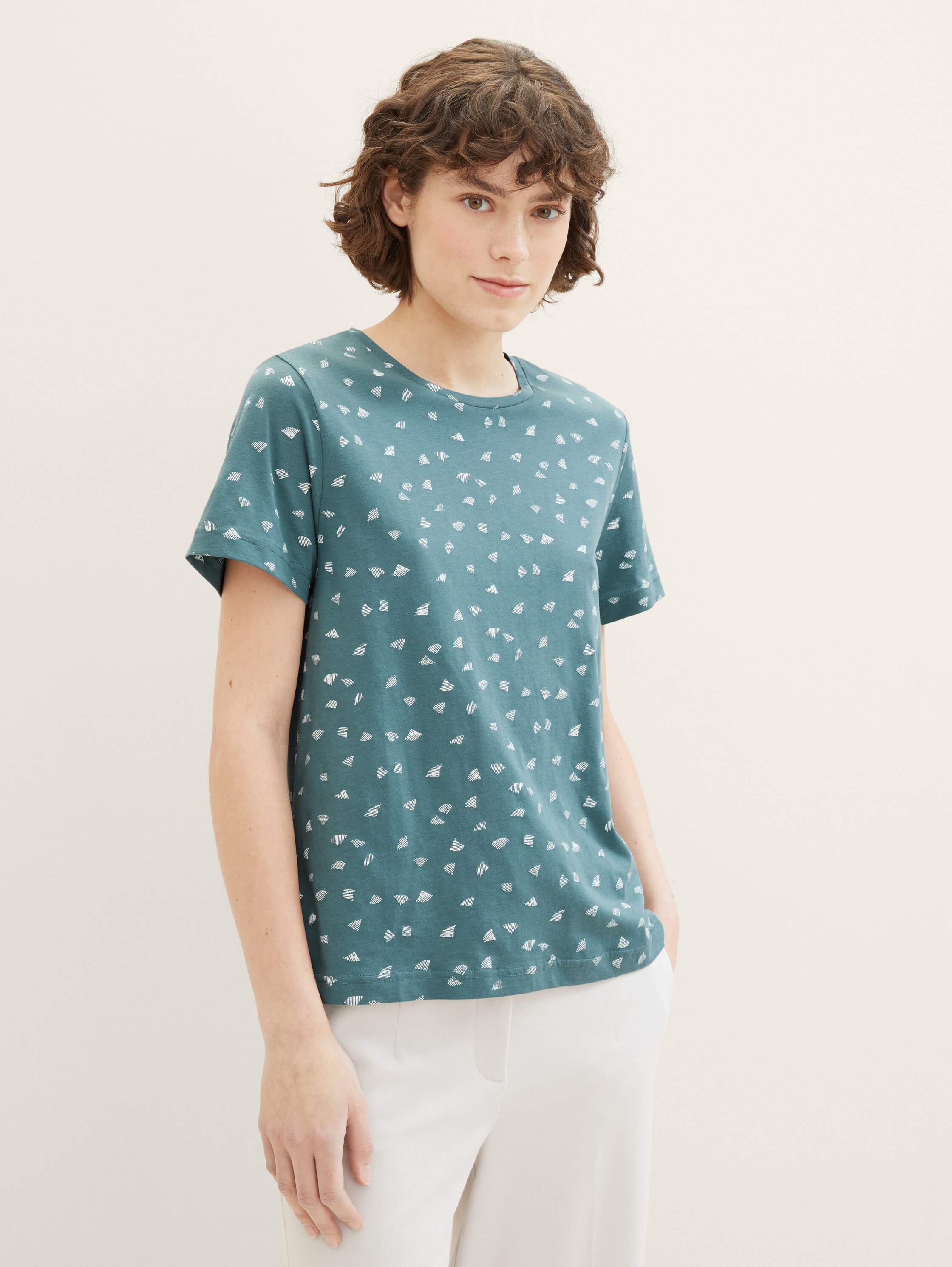 T-shirt met print - green minimal print - Nek model vooraanzicht