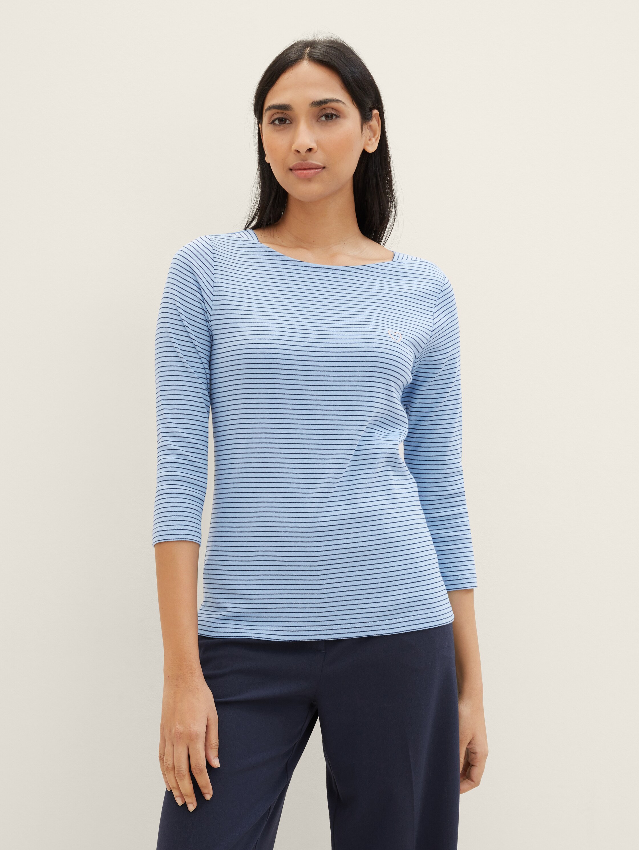 Shirt met 3/4 mouwen van biologisch katoen - blue navy thin stripe - Nek model vooraanzicht