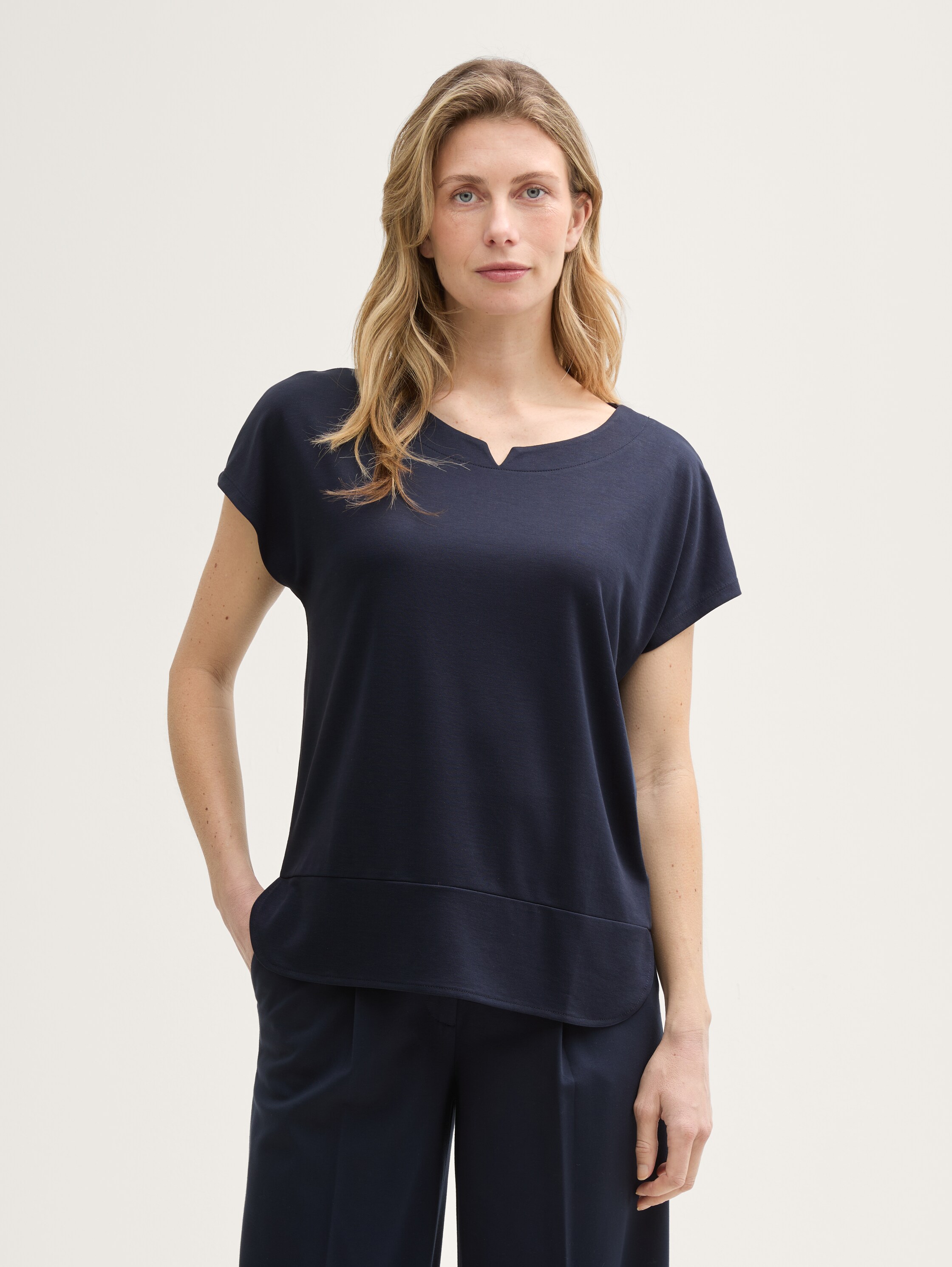 T-Shirt aus Materialmix - 1