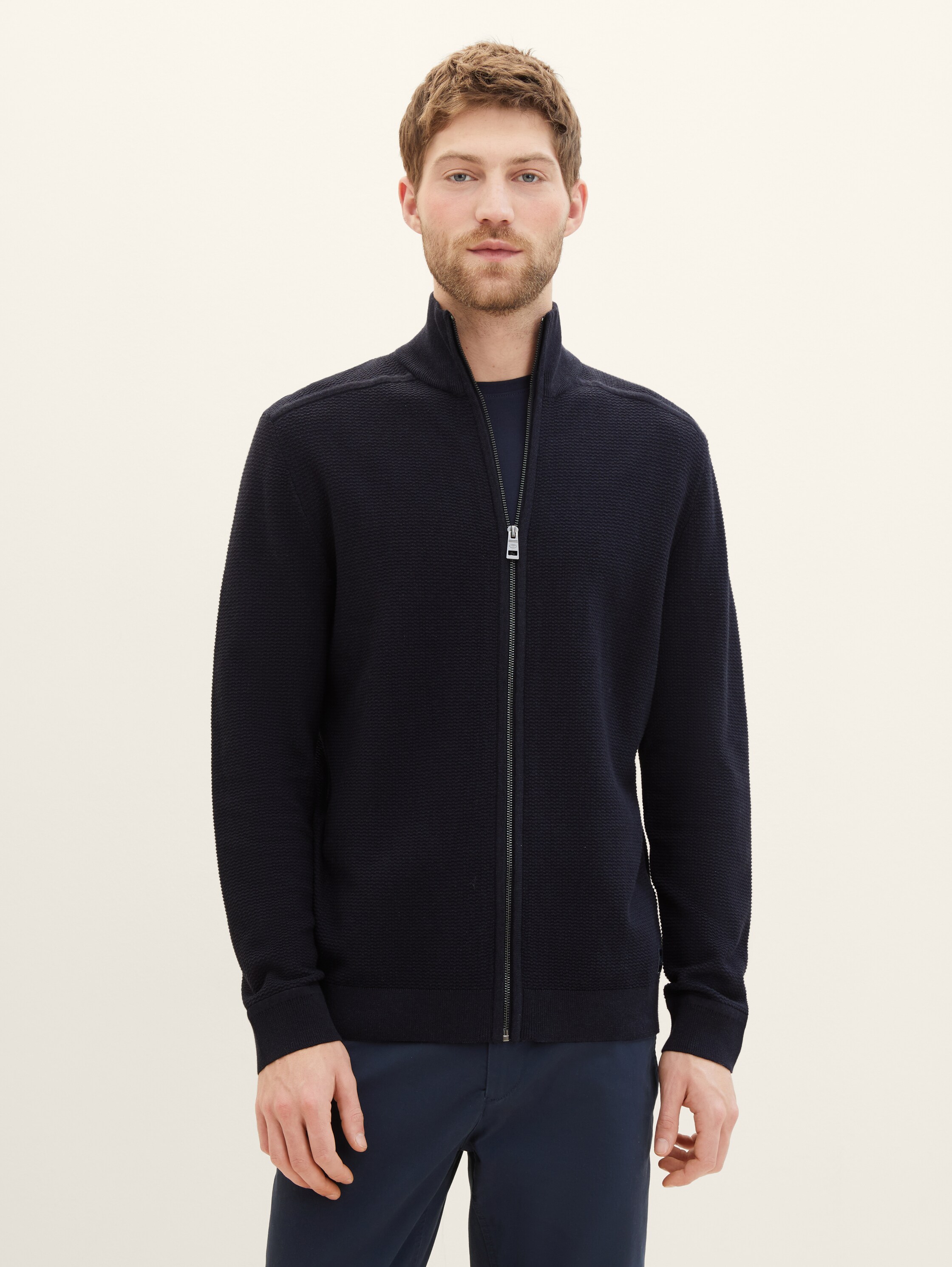 Cardigan basique - Knitted Navy Melange - Découpe Vue de face du modèle