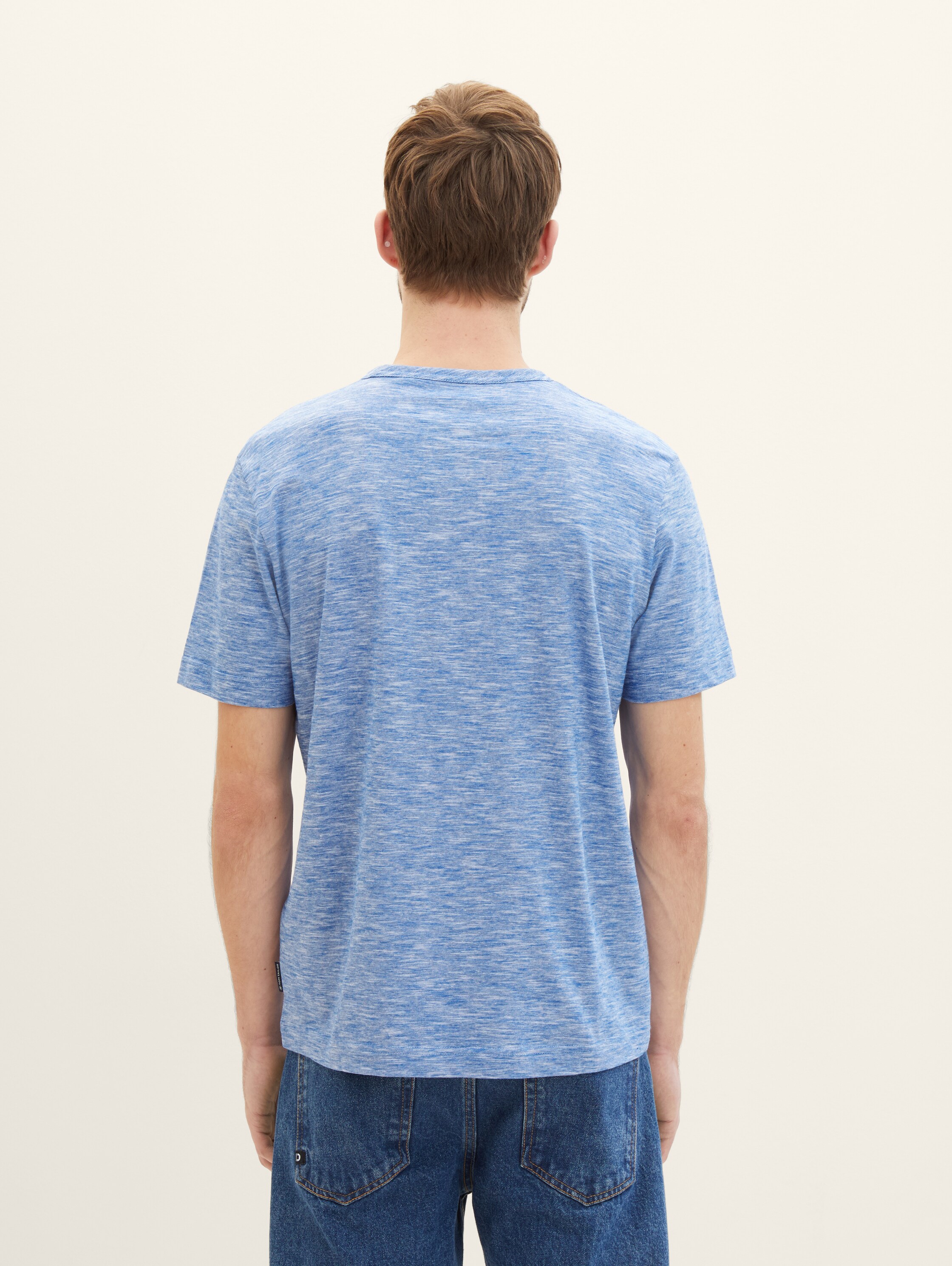 T-shirt aspect chiné - sure blue finestripe - Découpe Vue arrière du modèle