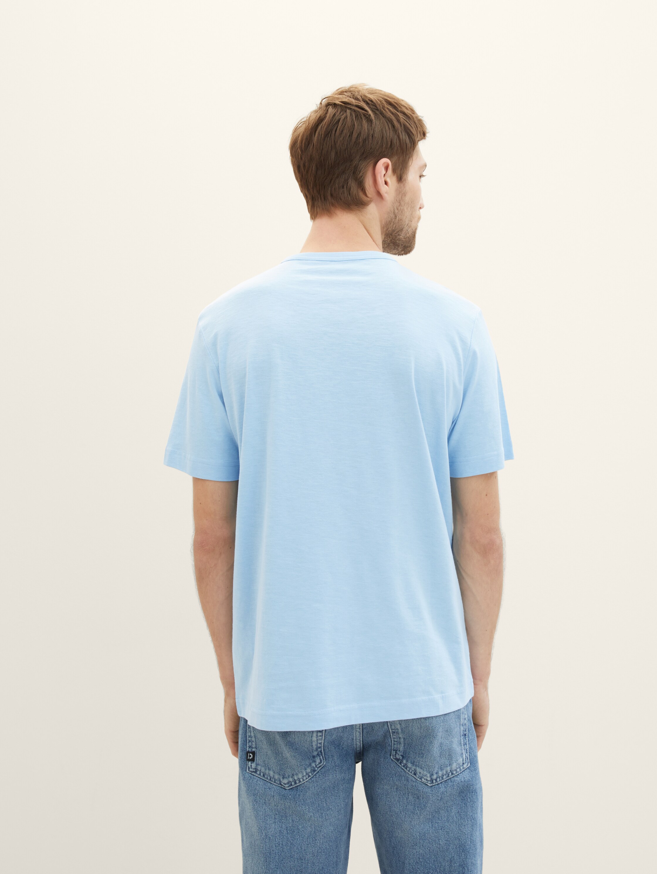 T-shirt met logoprint - washed out middle blue - Neklijn model-achteraanzicht