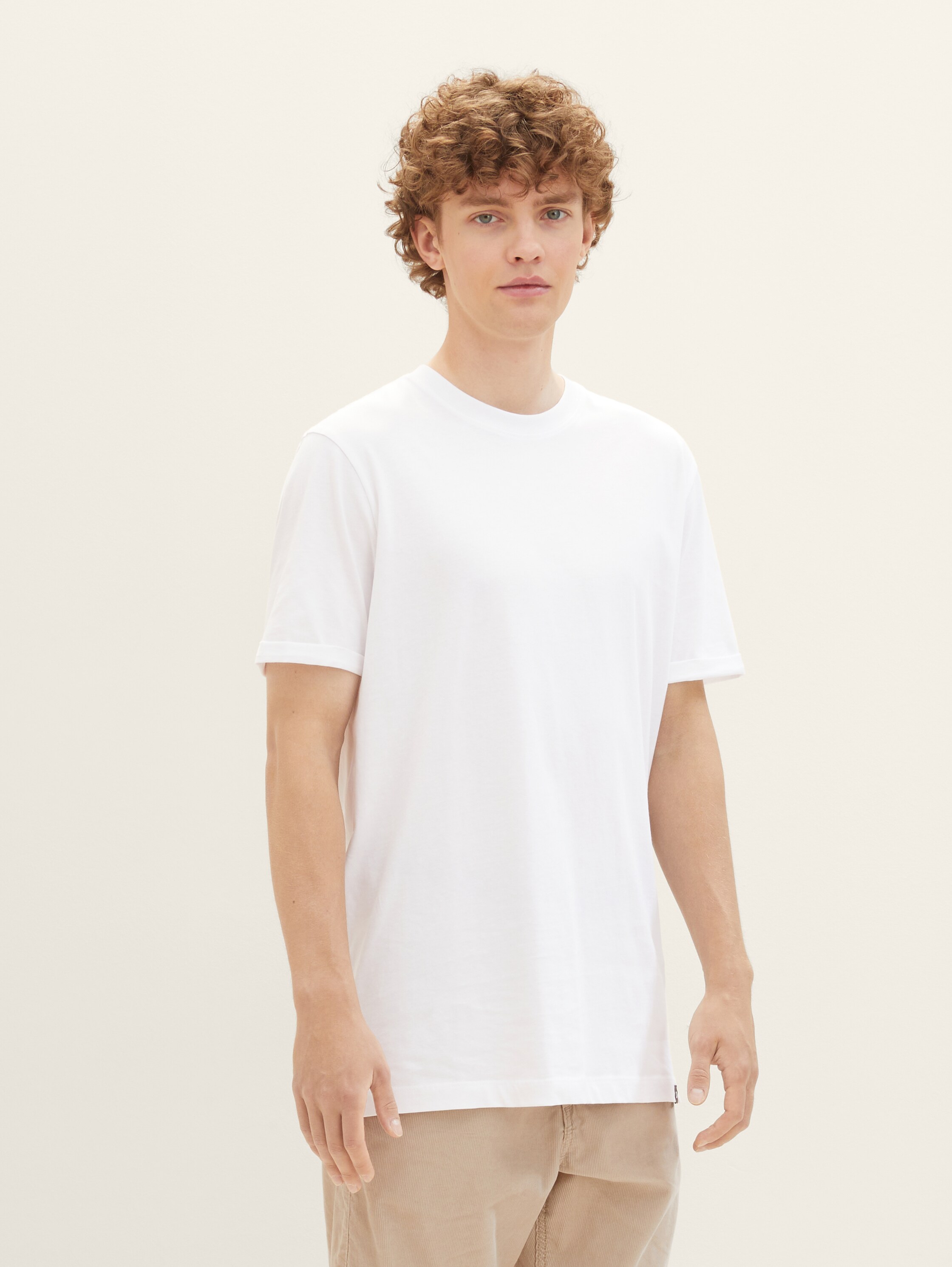 Basic T-Shirt - White - Ausschnitt Model-Vorderansicht
