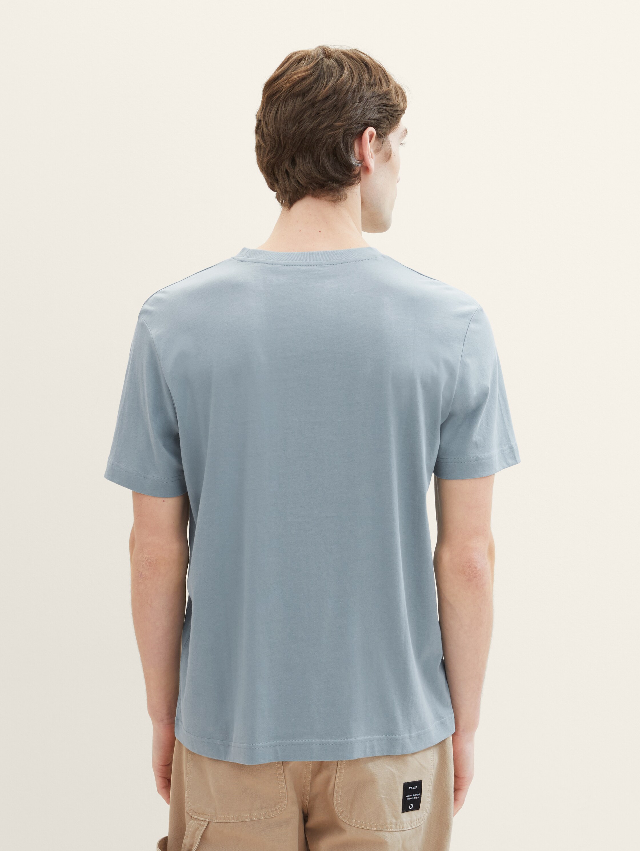 T-Shirt mit Logo Print - grey mint - Auschnitt Model-Rückansicht