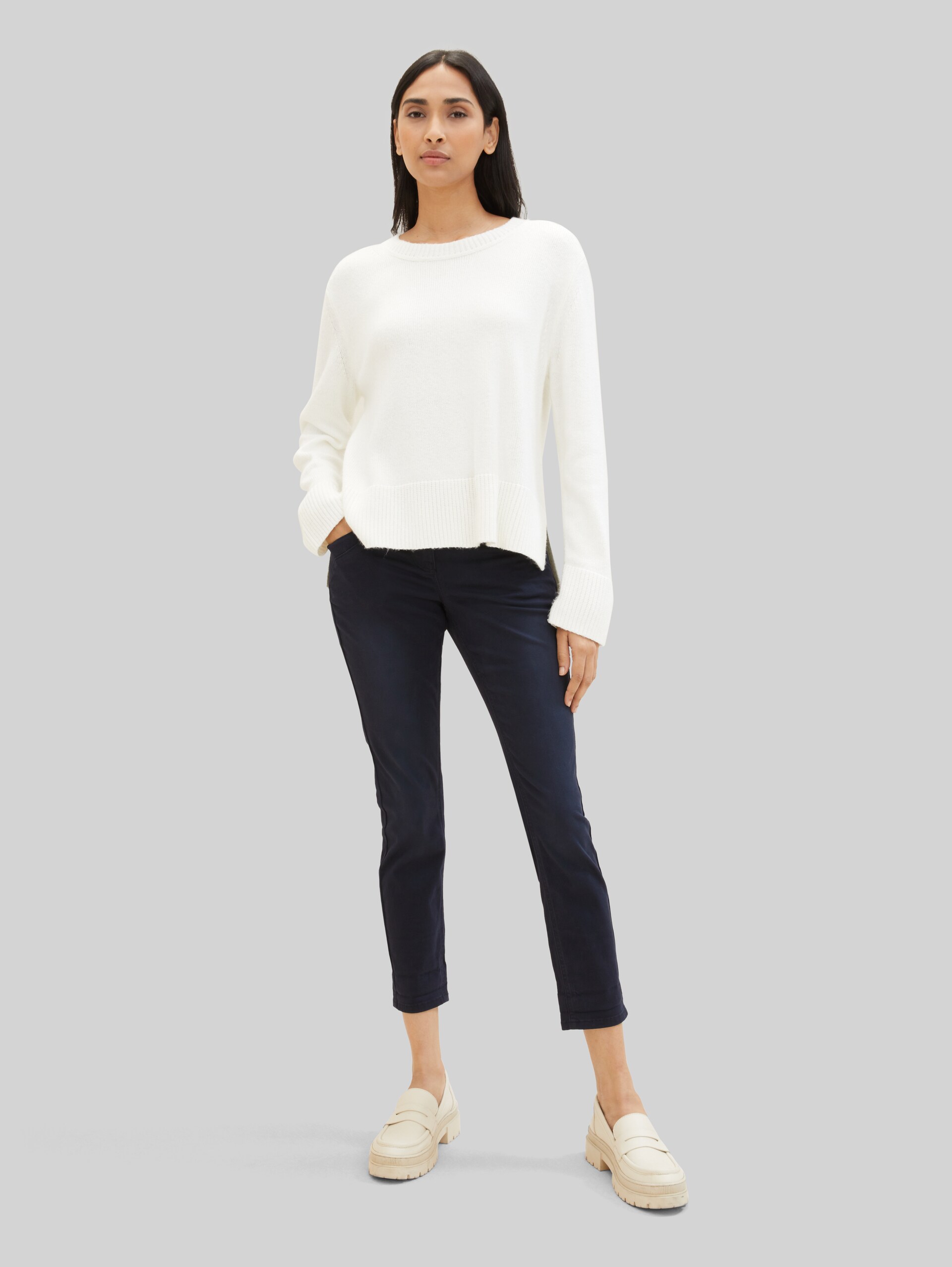 Tapered relaxed trousers - sky captain blue - Model front view