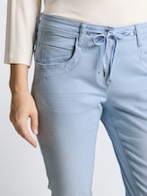 Pantalon fuselé décontracté - Kentucky Blue - Vue détaillée du modèle