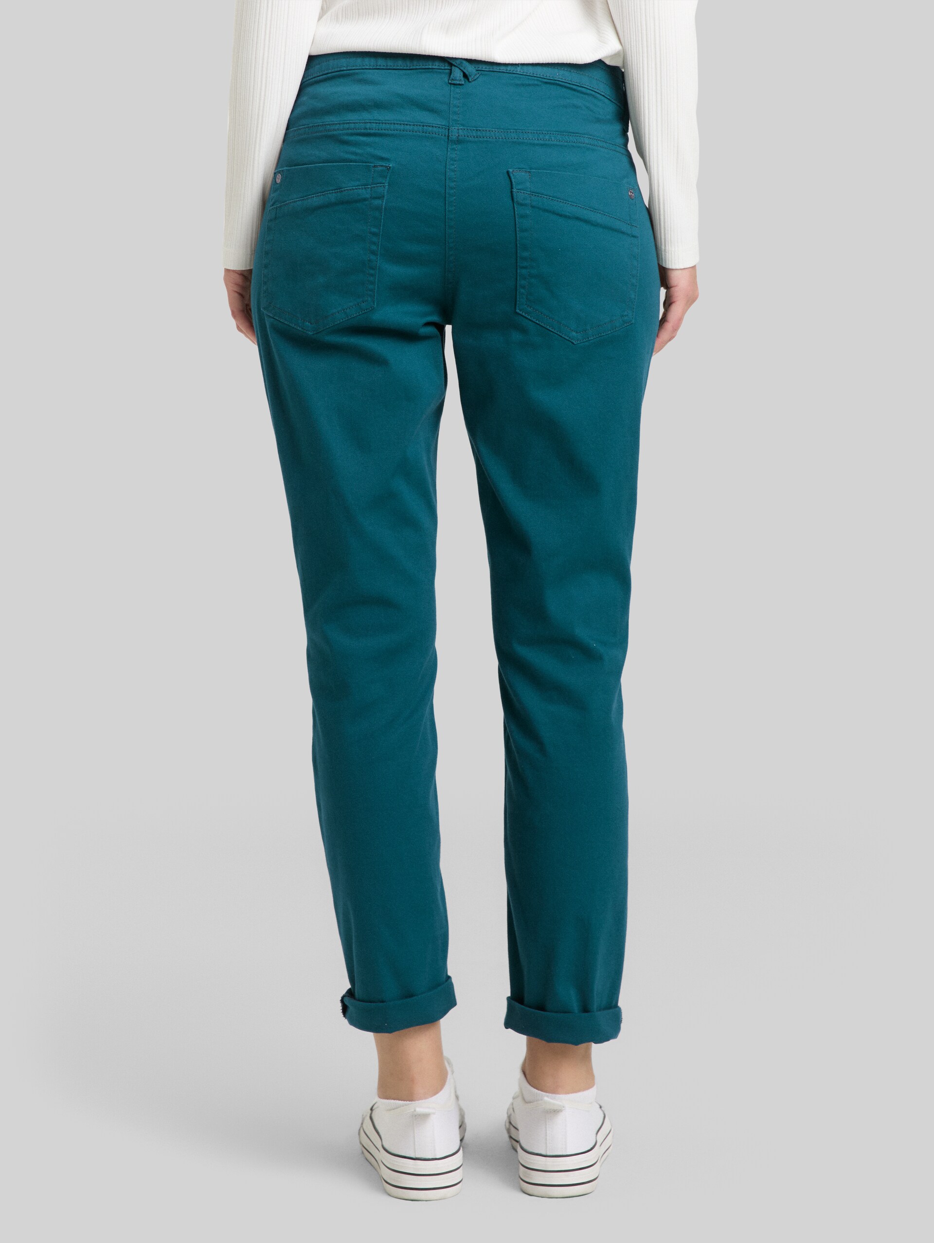 Tapered relaxed trousers - Deep Meadow Green - Neckline model-back view