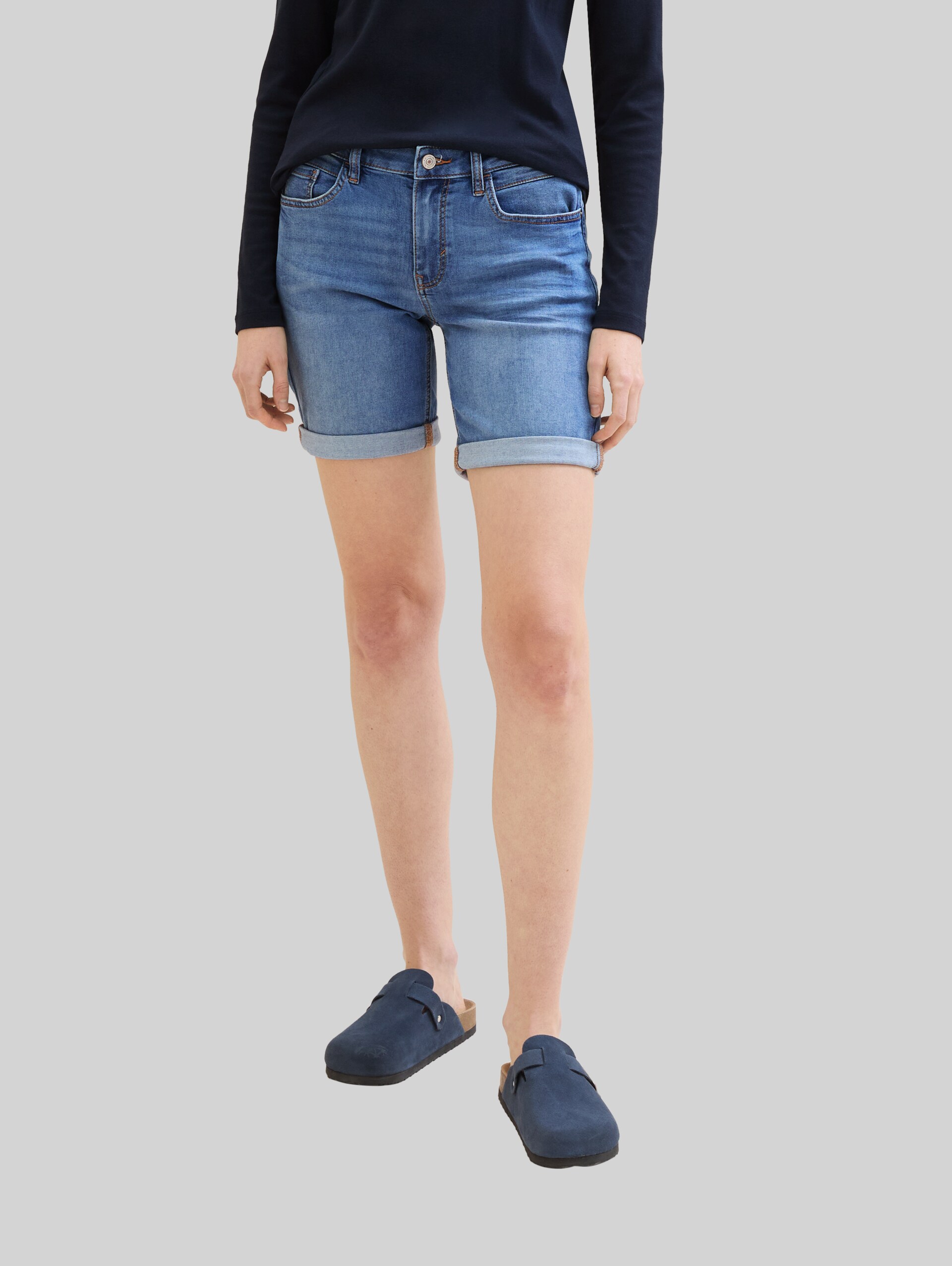 TTALEXA Jeans Bermuda - light stone wash denim - Ausschnitt Model-Vorderansicht