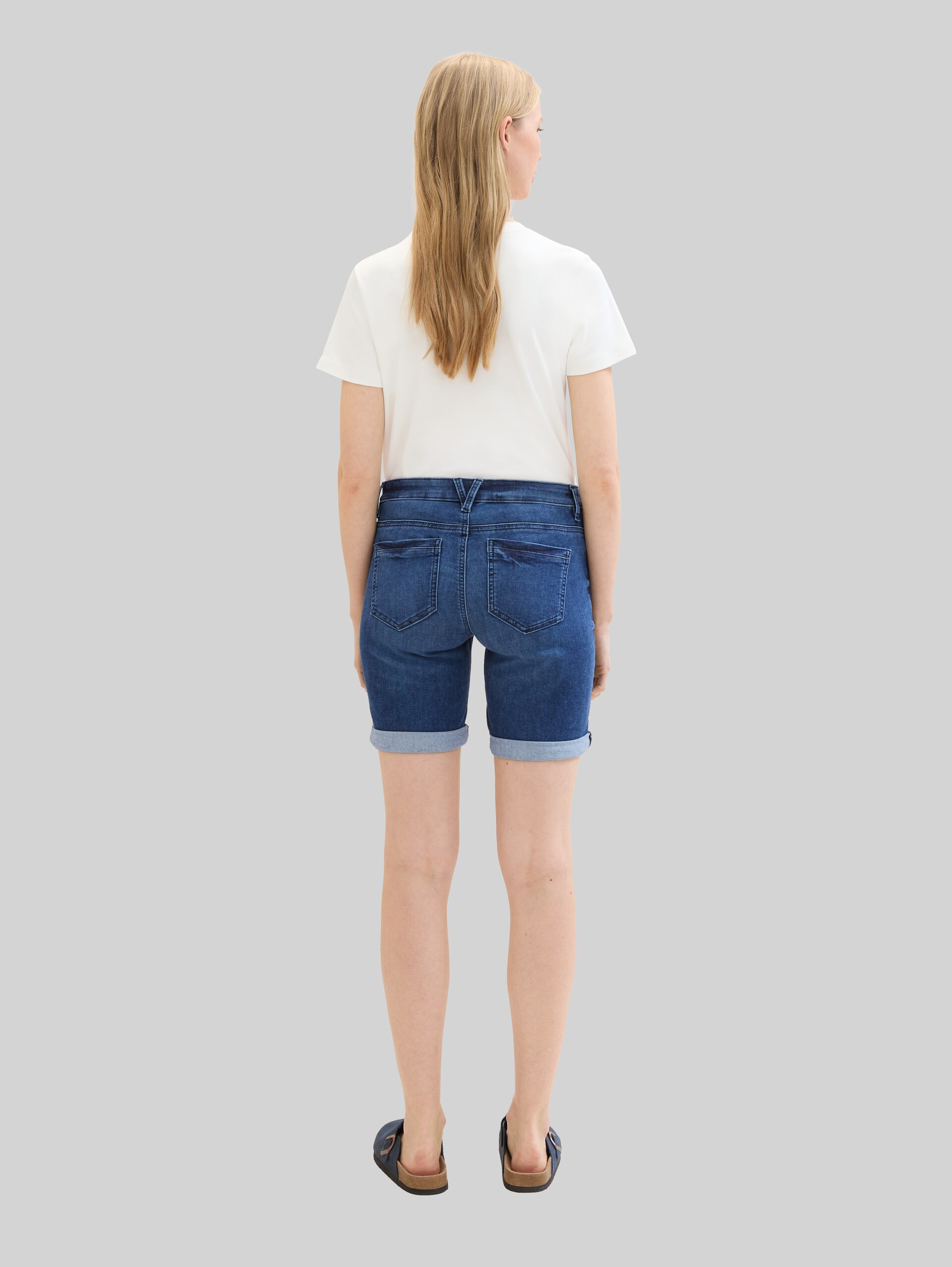 TTALEXA Jeans Bermuda - mid stone wash denim - Auschnitt Model-Rückansicht