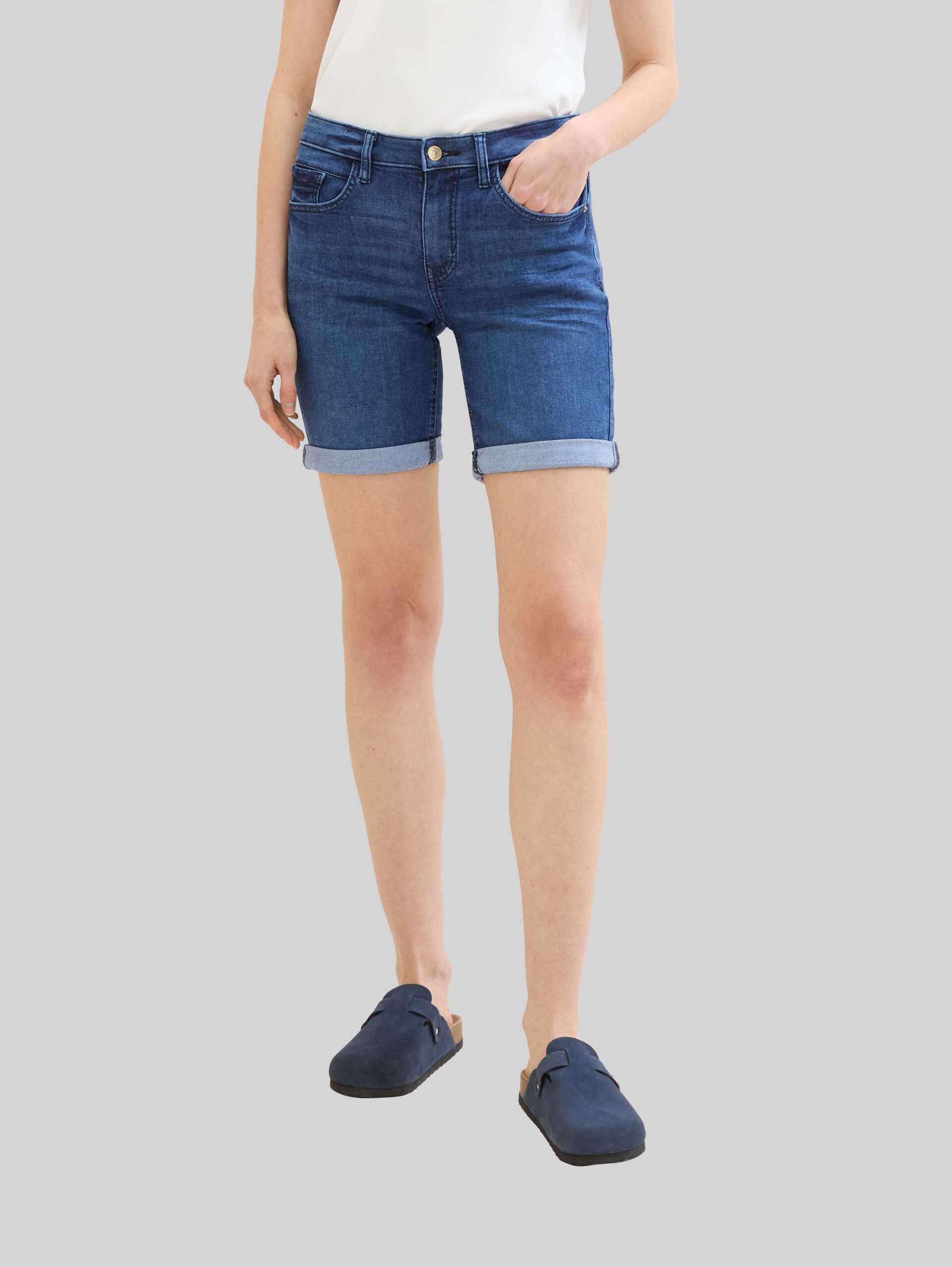 TTALEXA Jeans Bermuda - mid stone wash denim - Ausschnitt Model-Vorderansicht