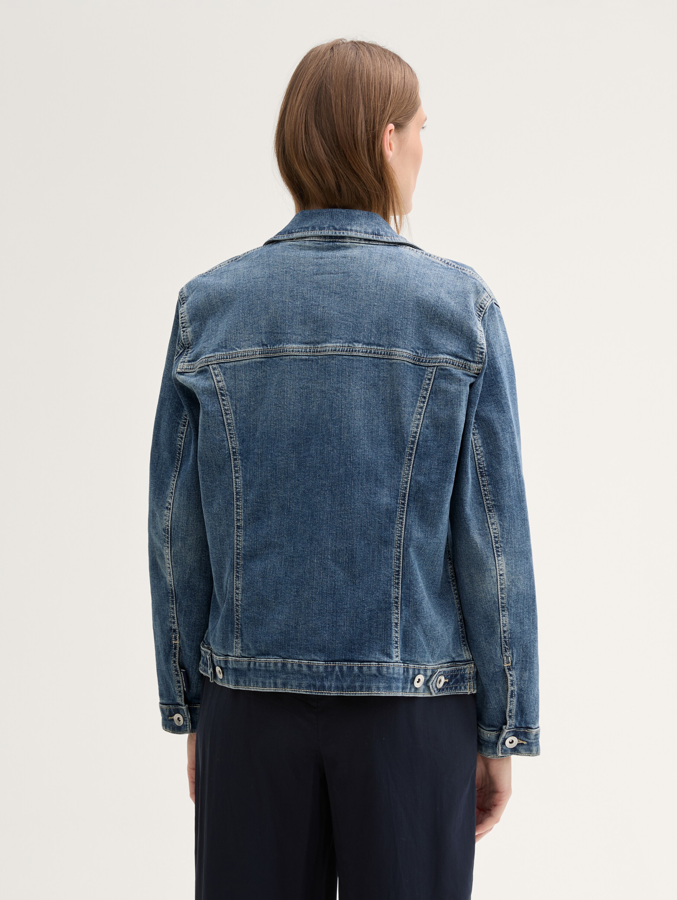 Jeansjacke mit recycelter Baumwolle - 4