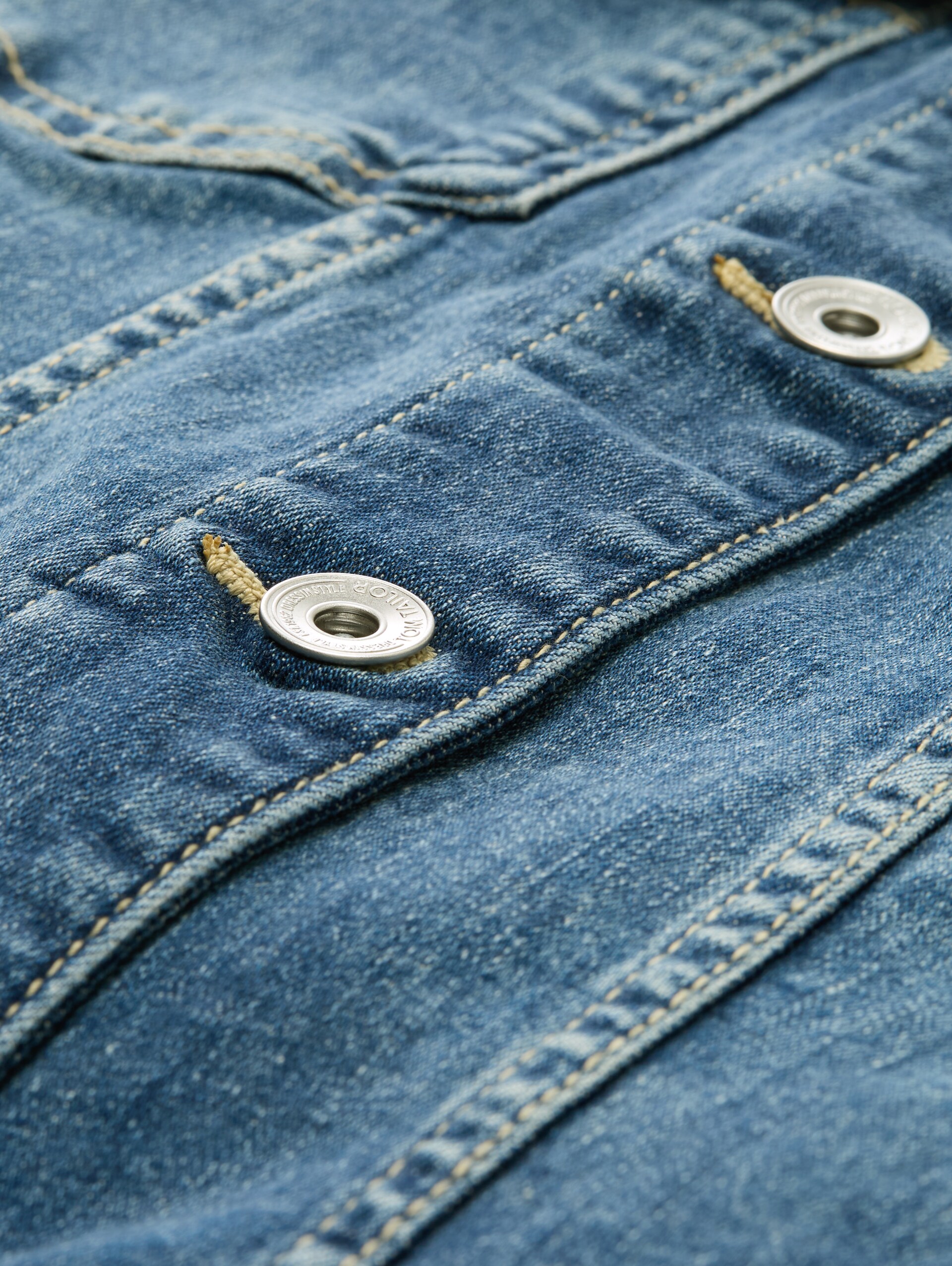 Jeansjacke mit recycelter Baumwolle - Used Dark Stone Blue Denim - Produkt-Detail-Ansicht