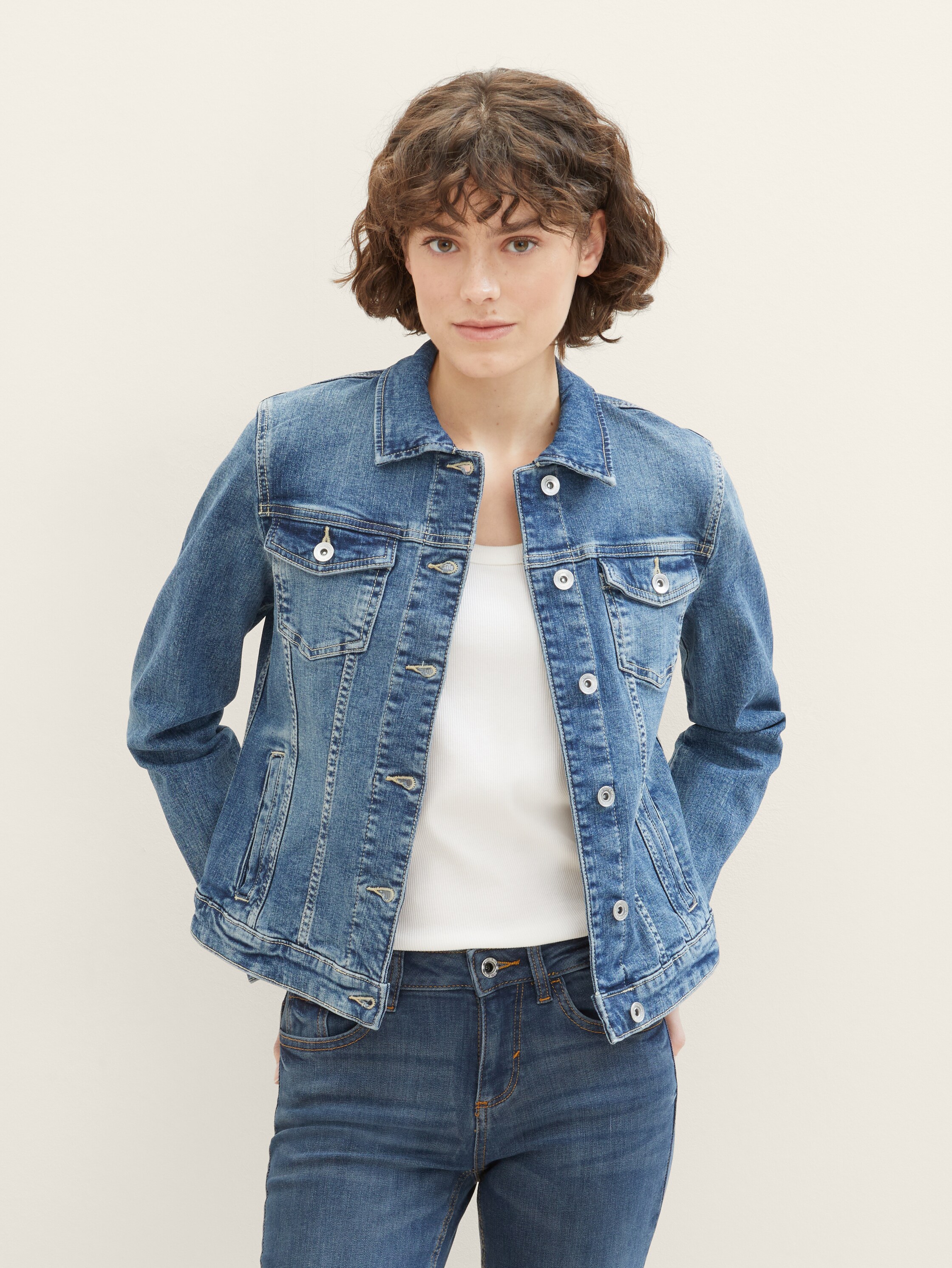 Jeansjacke mit recycelter Baumwolle - 1