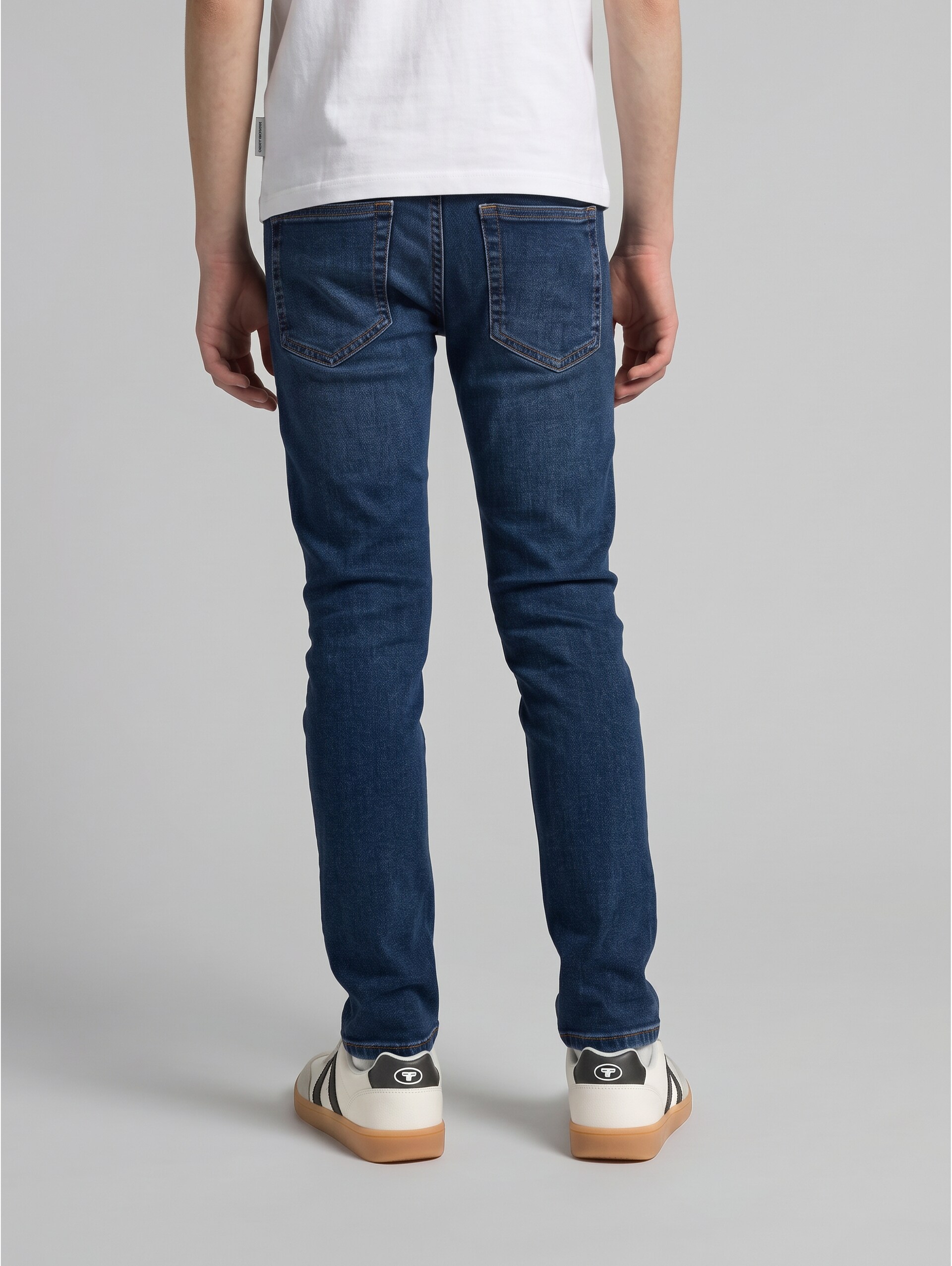 Jean RYAN SKINNY - Stone Blue Denim - Découpe Vue arrière du modèle