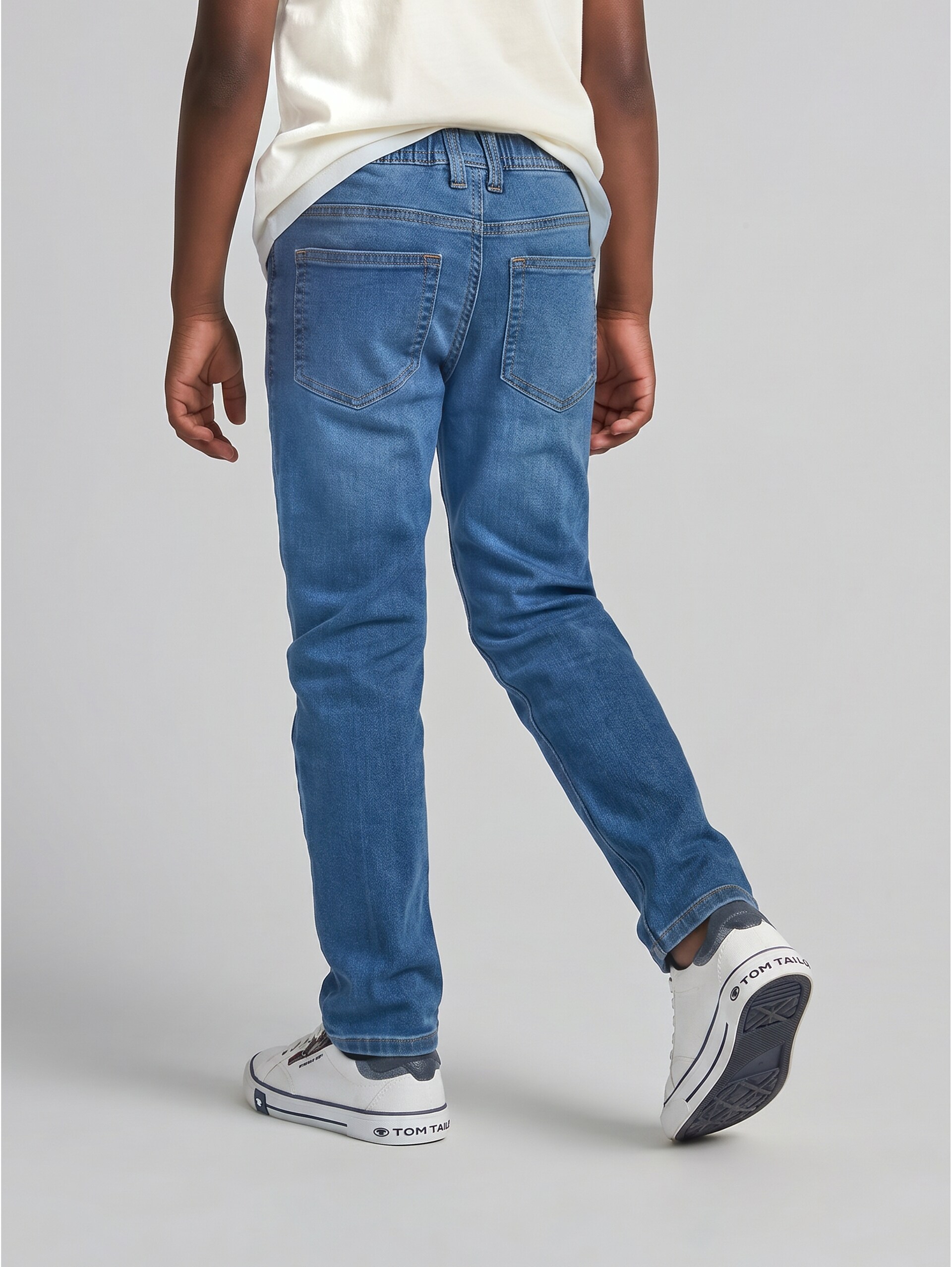 TTMATT Jeans - Blue Denim - Auschnitt Model-Rückansicht