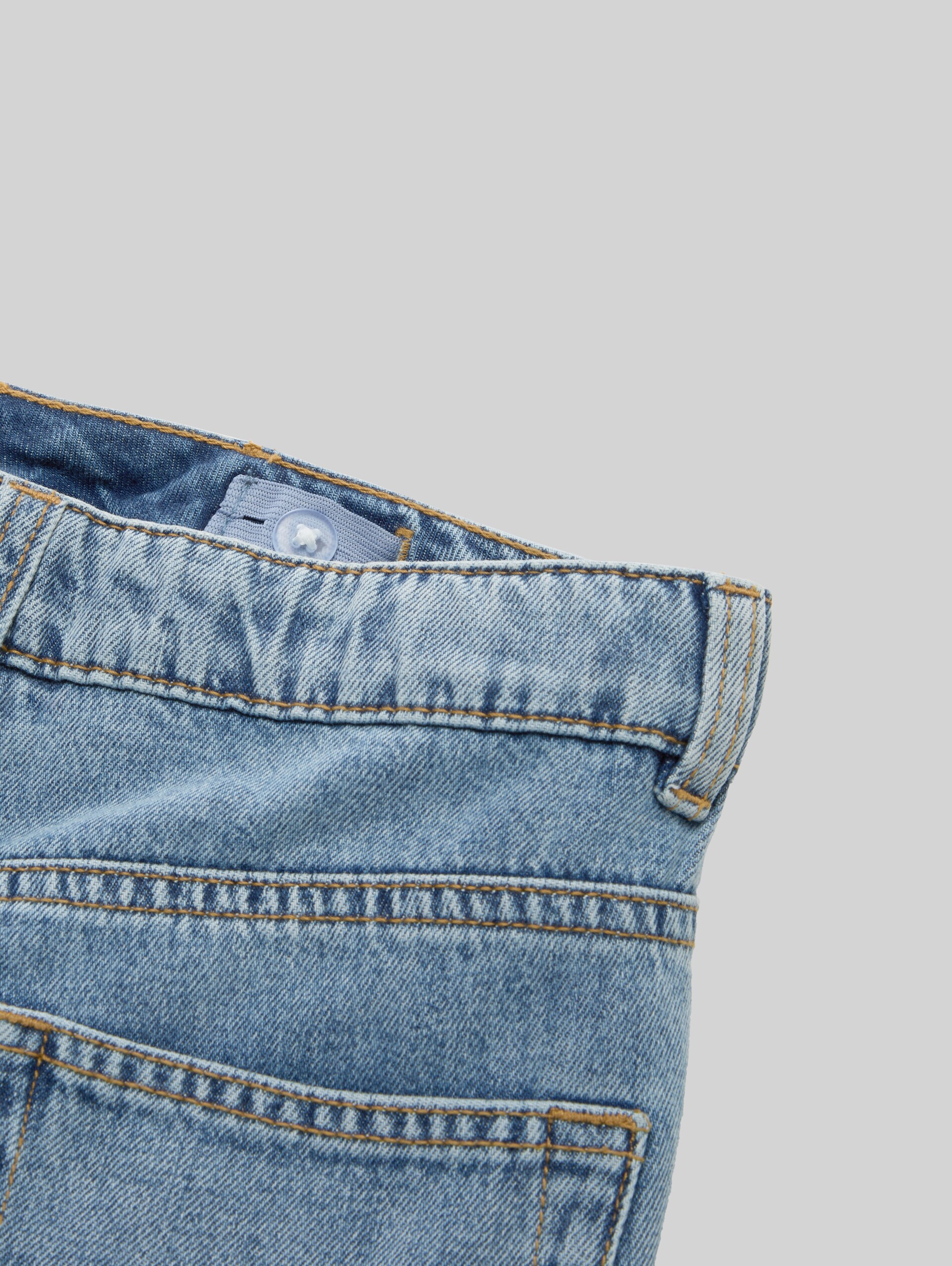 Baggy Jeans - Light Stone Blue Denim - Detail model view
