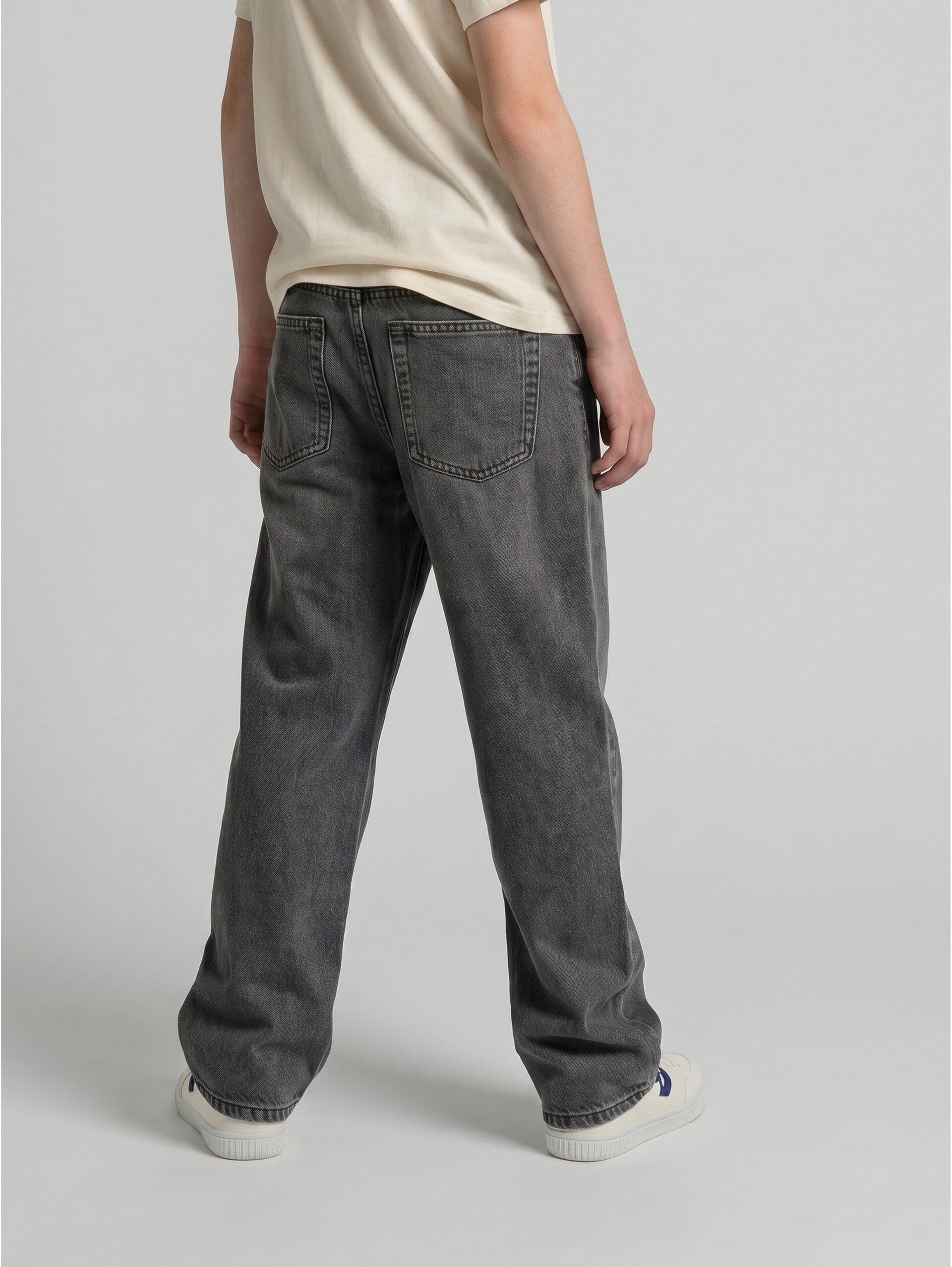 Baggy Jeans - used mid stone grey denim - Neckline model-back view