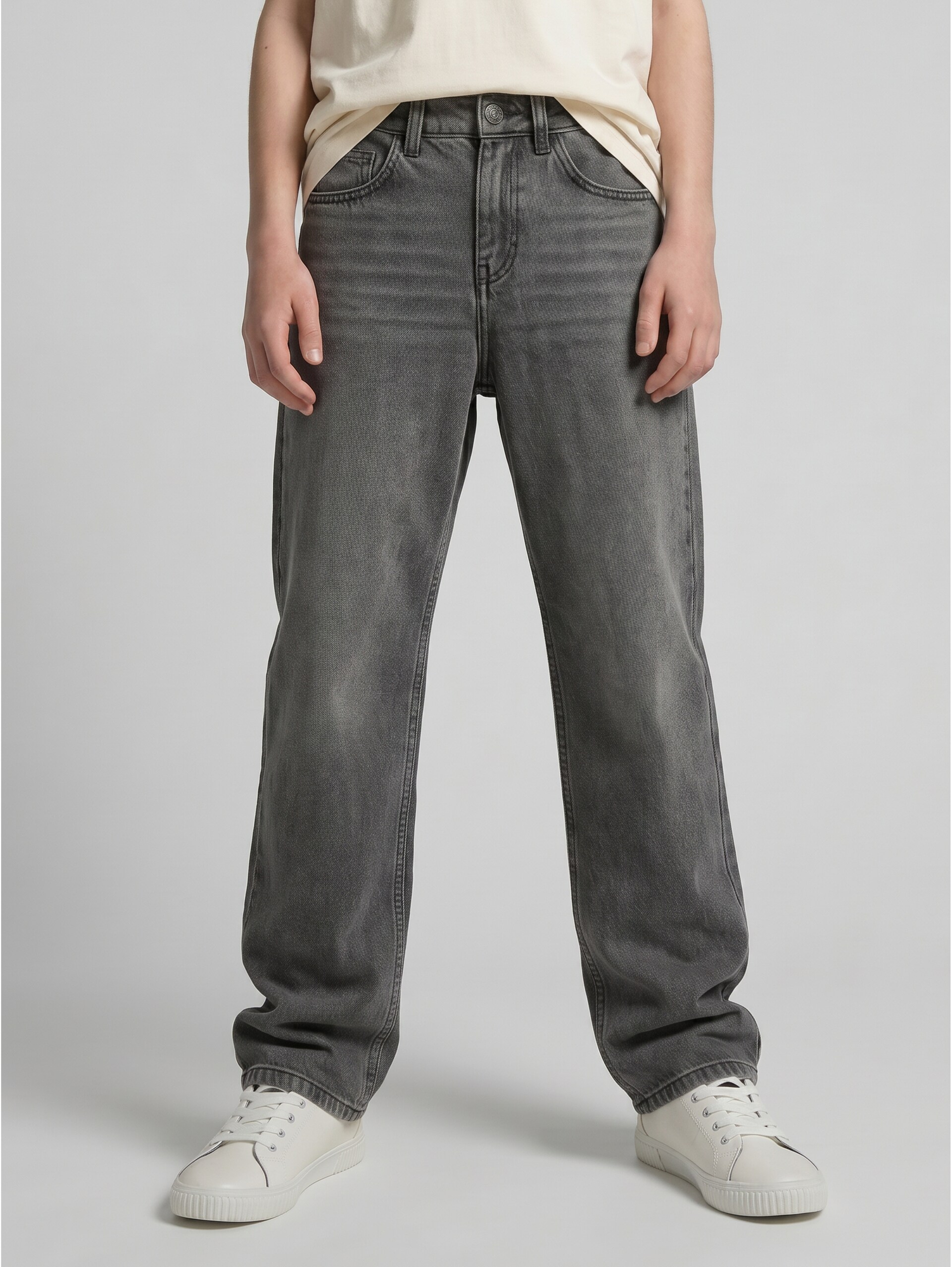 Baggy Jeans - used mid stone grey denim - Neckline model front view