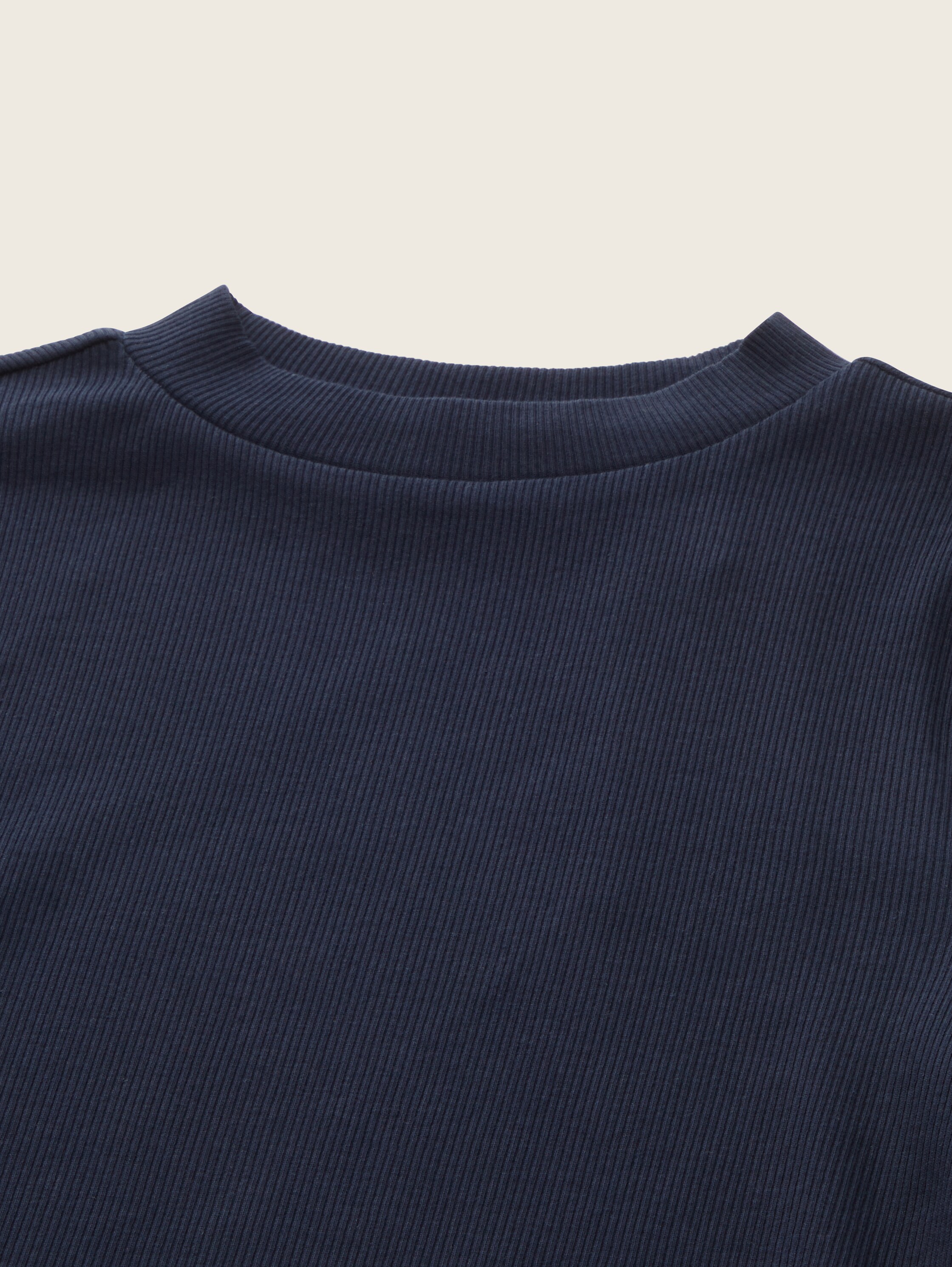 Cropped T-Shirt mit Rippstruktur - 3