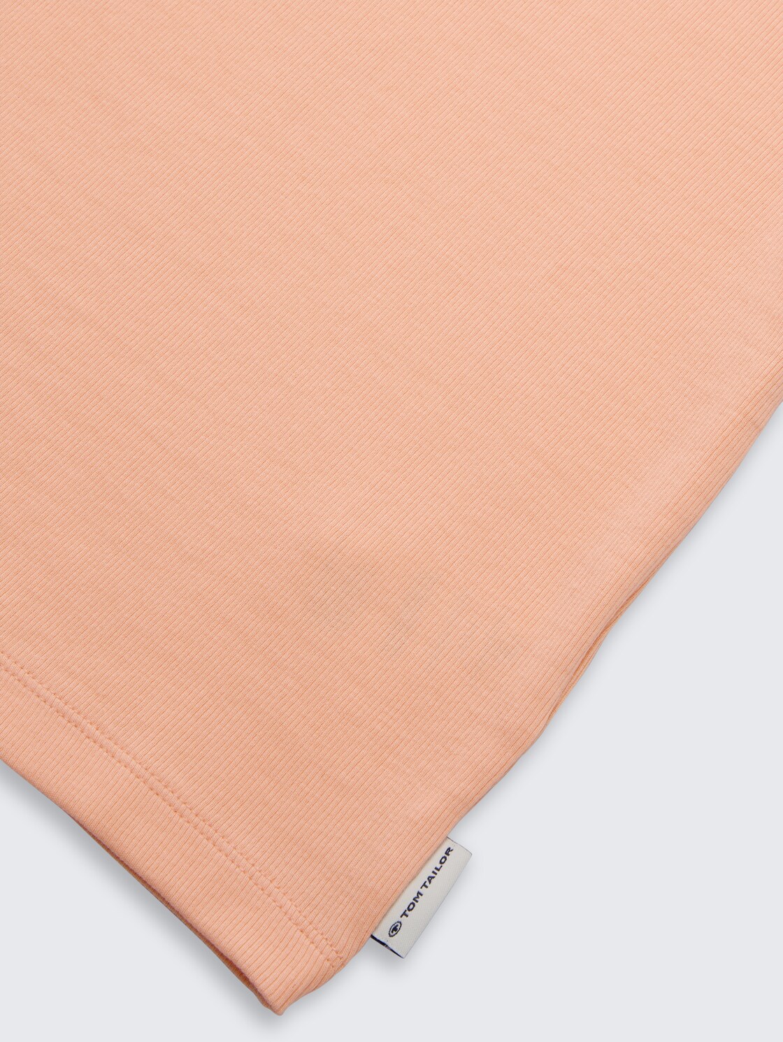 Cropped T-Shirt mit Rippstruktur - peach bloom - Detail-Model-Ansicht